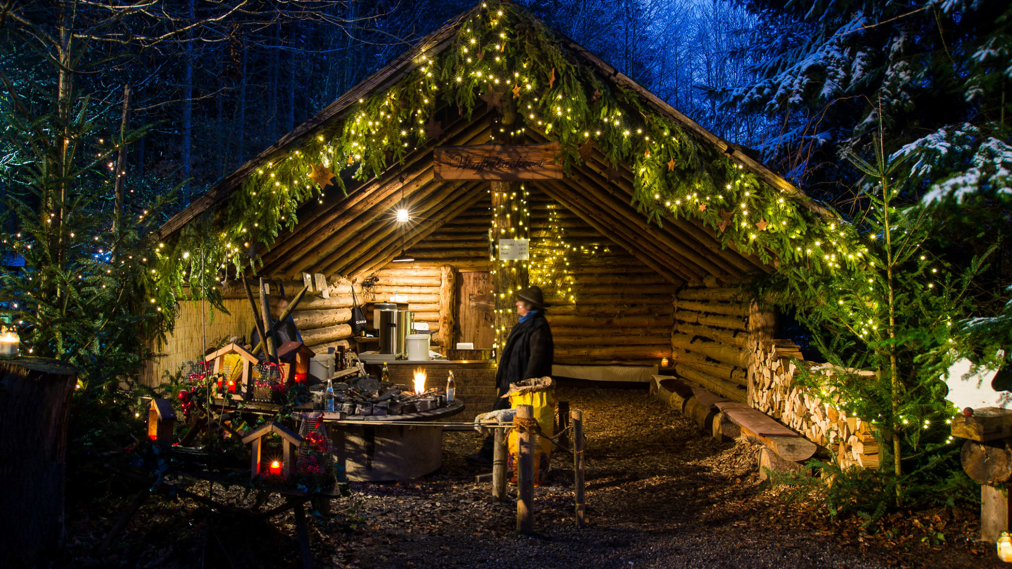 Weihnachtsmarkt Zauberwald Lenzerheide ©iStock.com/JesusFernandez32