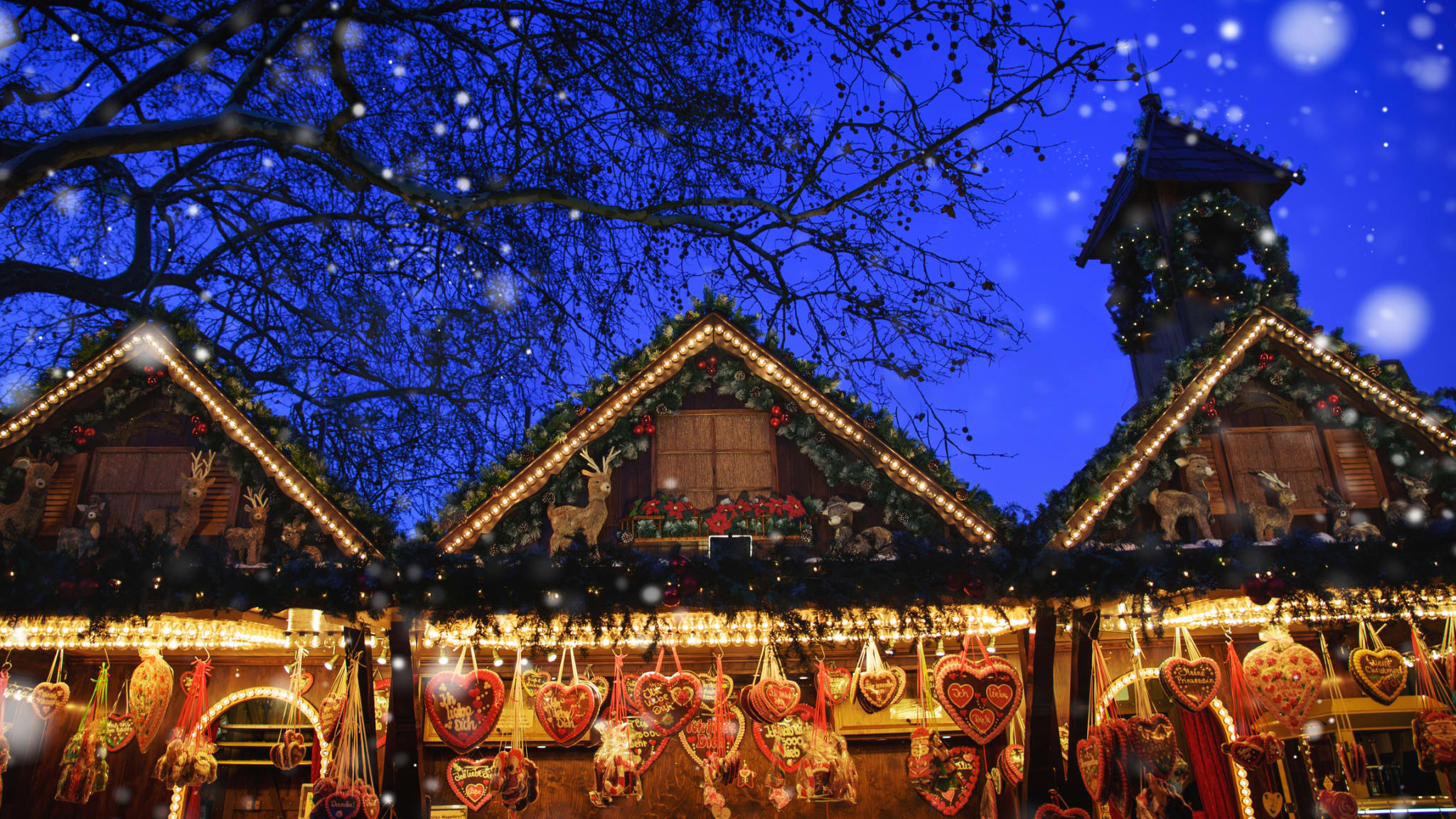 Weihnachtsmarkt im Schloss Münchenwiler ©iStock.com/FotografieLink
