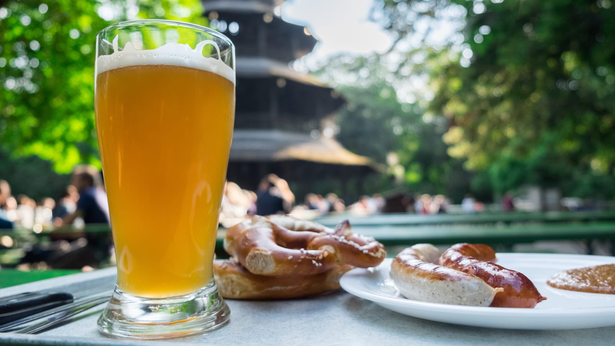 Weißbier, München, Englischer Garten © Oksana - stock.adobe.com