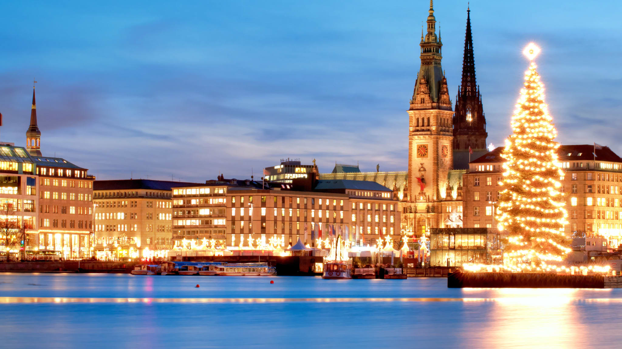 Weißer Zauber in der Hansestadt Hamburg ©iStock.com/letschert