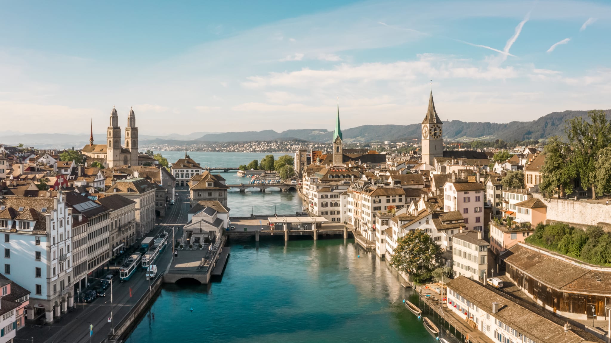 Die Stadt Zürich zeichnet sich durch alte Gebäude aus