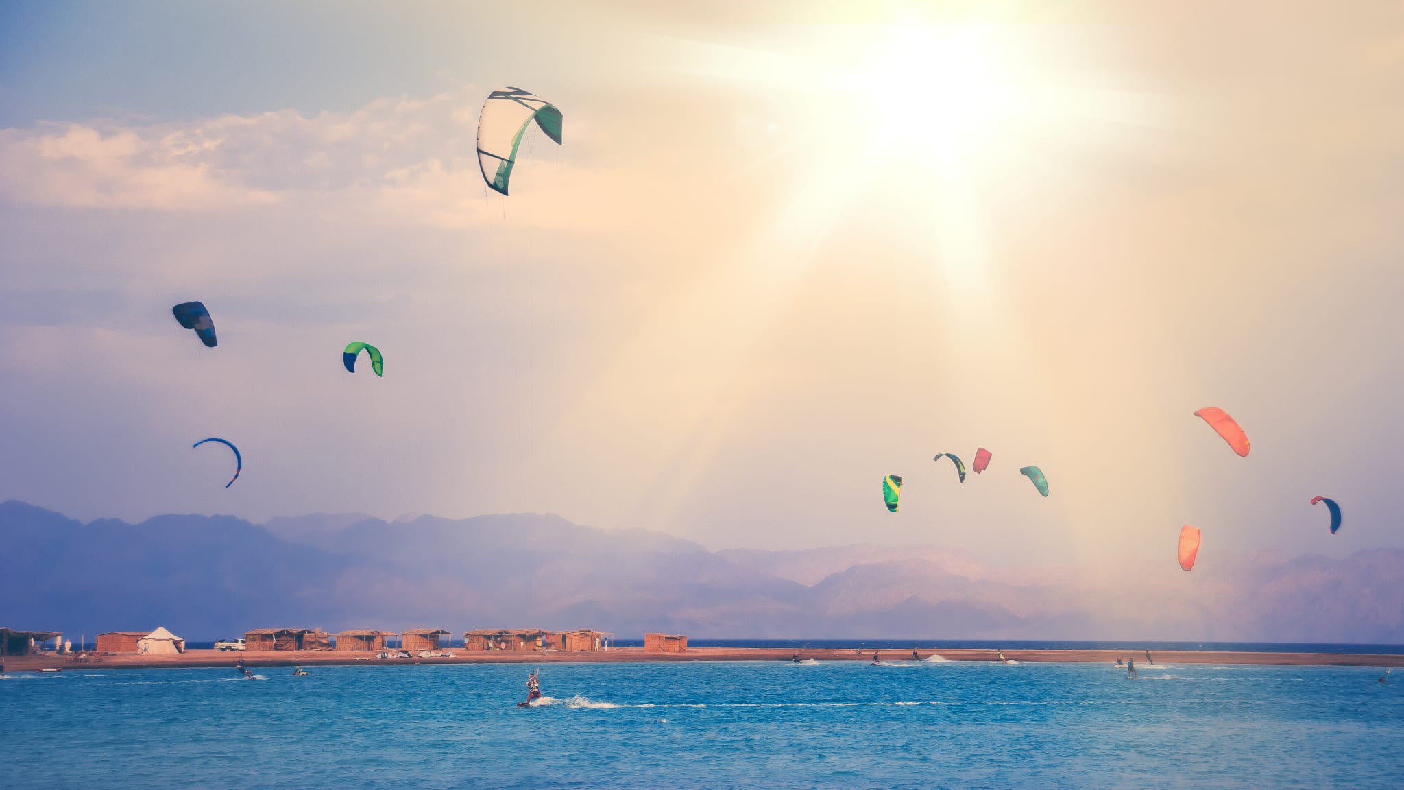 Das schöne blaue Wasser in Ägypten eignet sich hervorragend zum Kiten