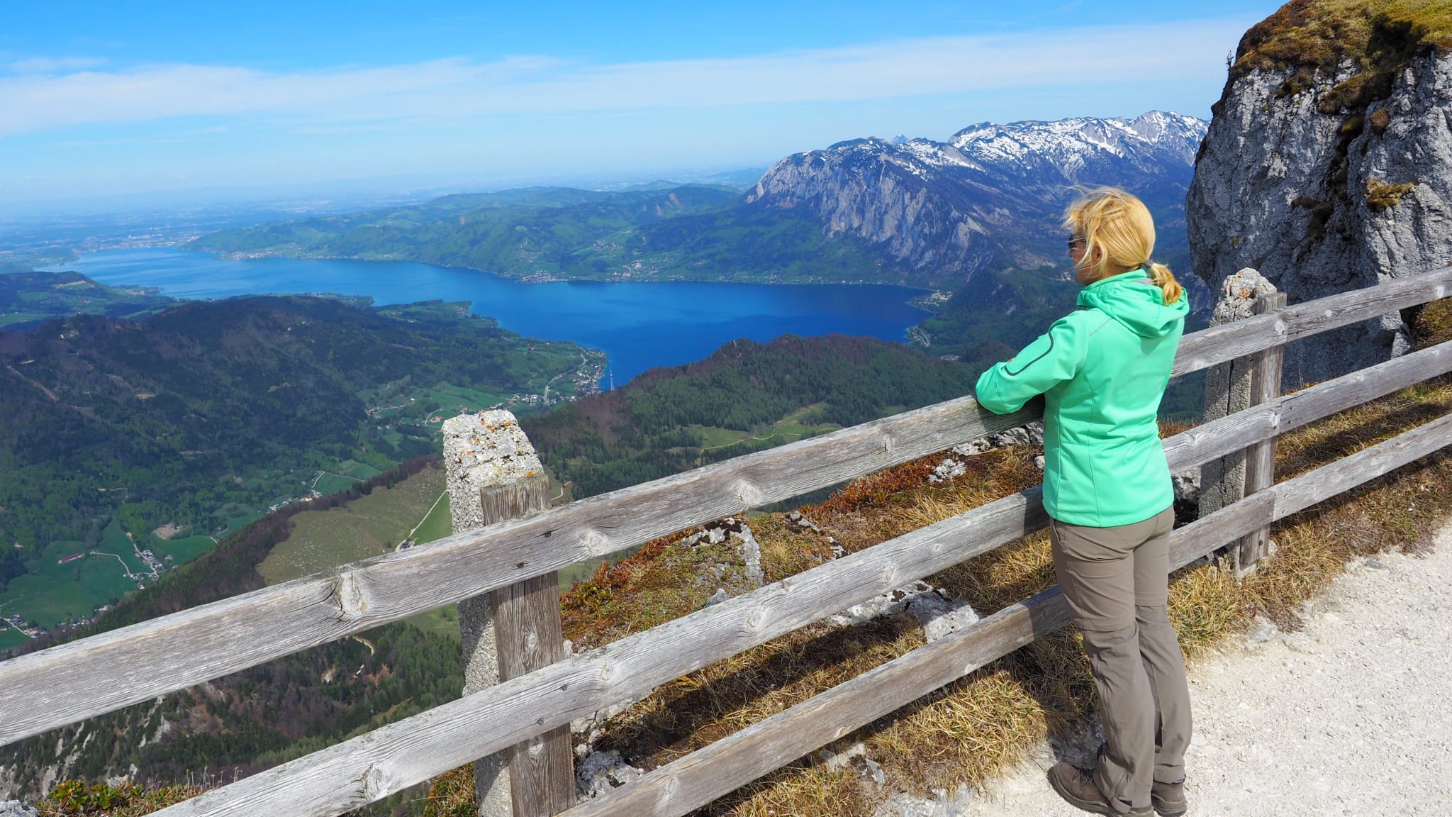 Traumhafter Blick auf den Attersee, auch von sicheren Wegen aus © Ina Ludwig - stock.adobe.com
