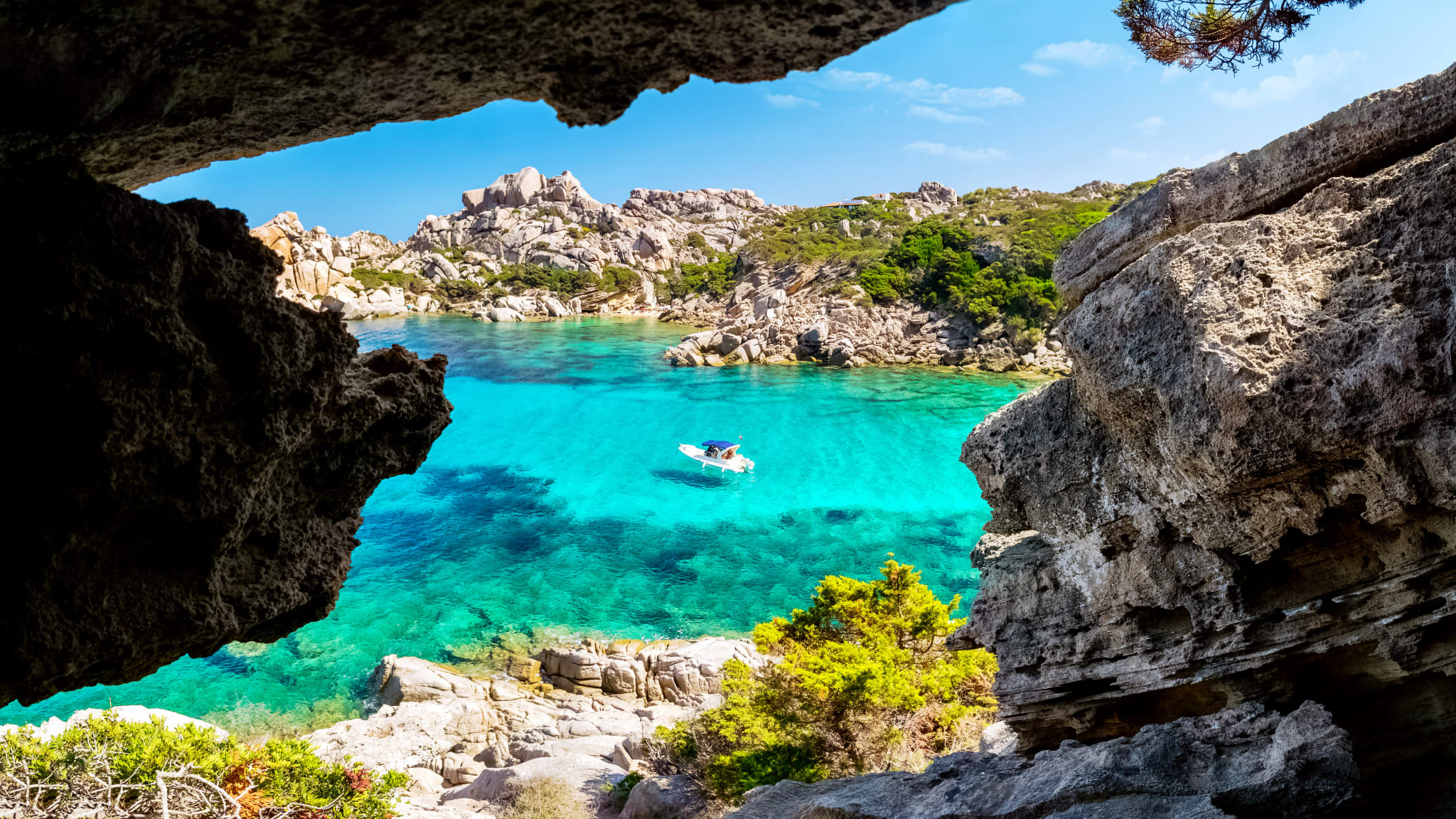 Glasklares Wasser macht Sardinien beliebt bei Schnorchlern. © Adobe Stock/ refresh(PIX)