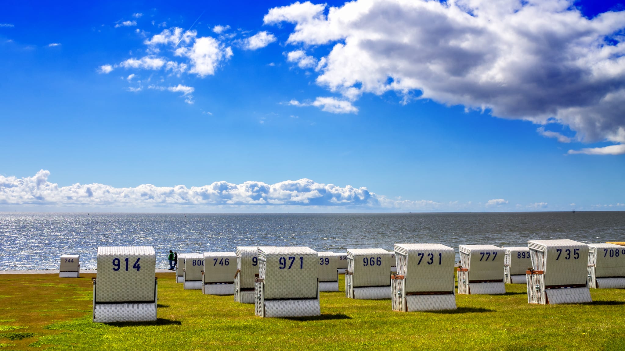Strandkörbe bei Büsüm © Sina Ettmer - stock.adobe.com