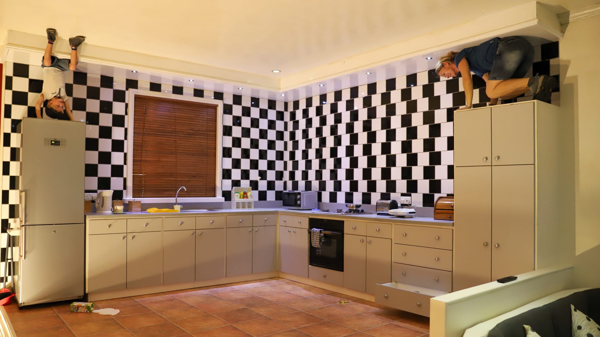 Eine optische Illusion des Curious Corner-Museums auf Mauritius. © Astrid Därr