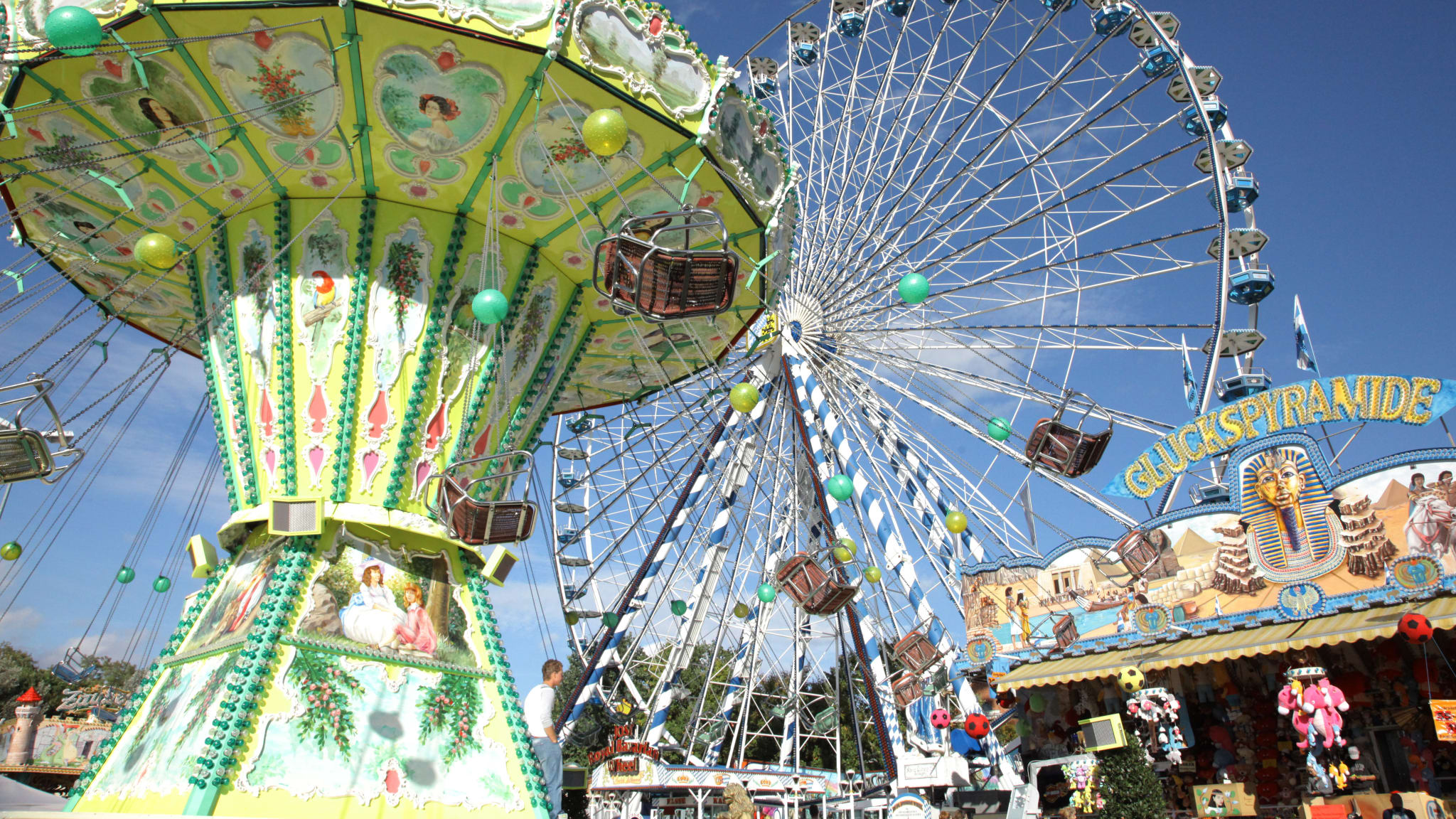 Fahrgeschäfte auf dem Oktoberfest © Thaut Images – stock.adobe.com