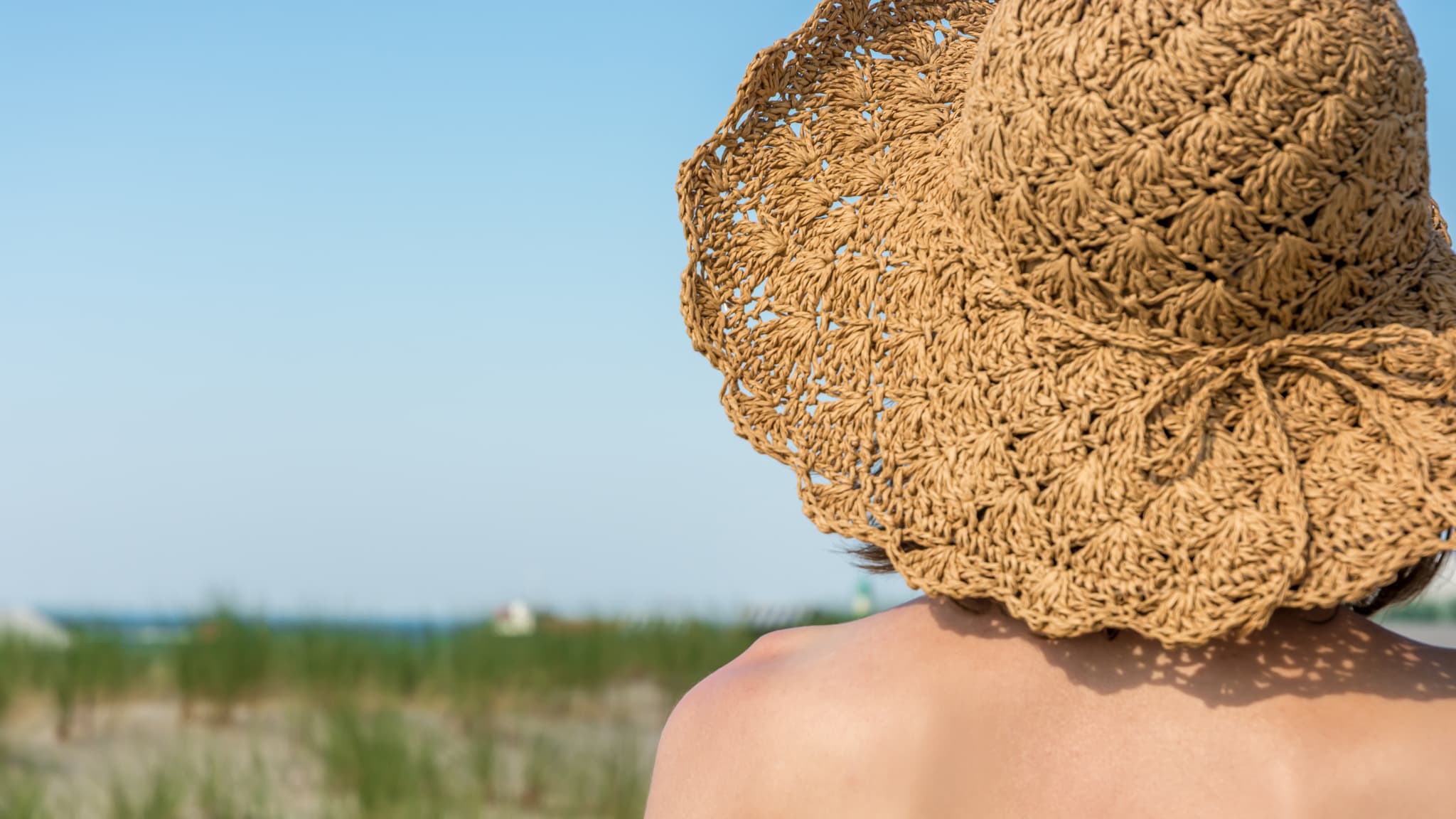 Blick auf einen FKK-Strand an der Nordsee © Ralf Geithe - stock.adobe.com