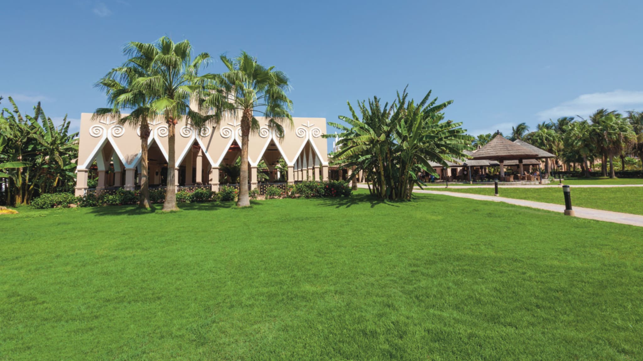 Im Hotel liegt ein schöner, gepflegter und grüner Garten. Bild vom Hotelier, September 2017.