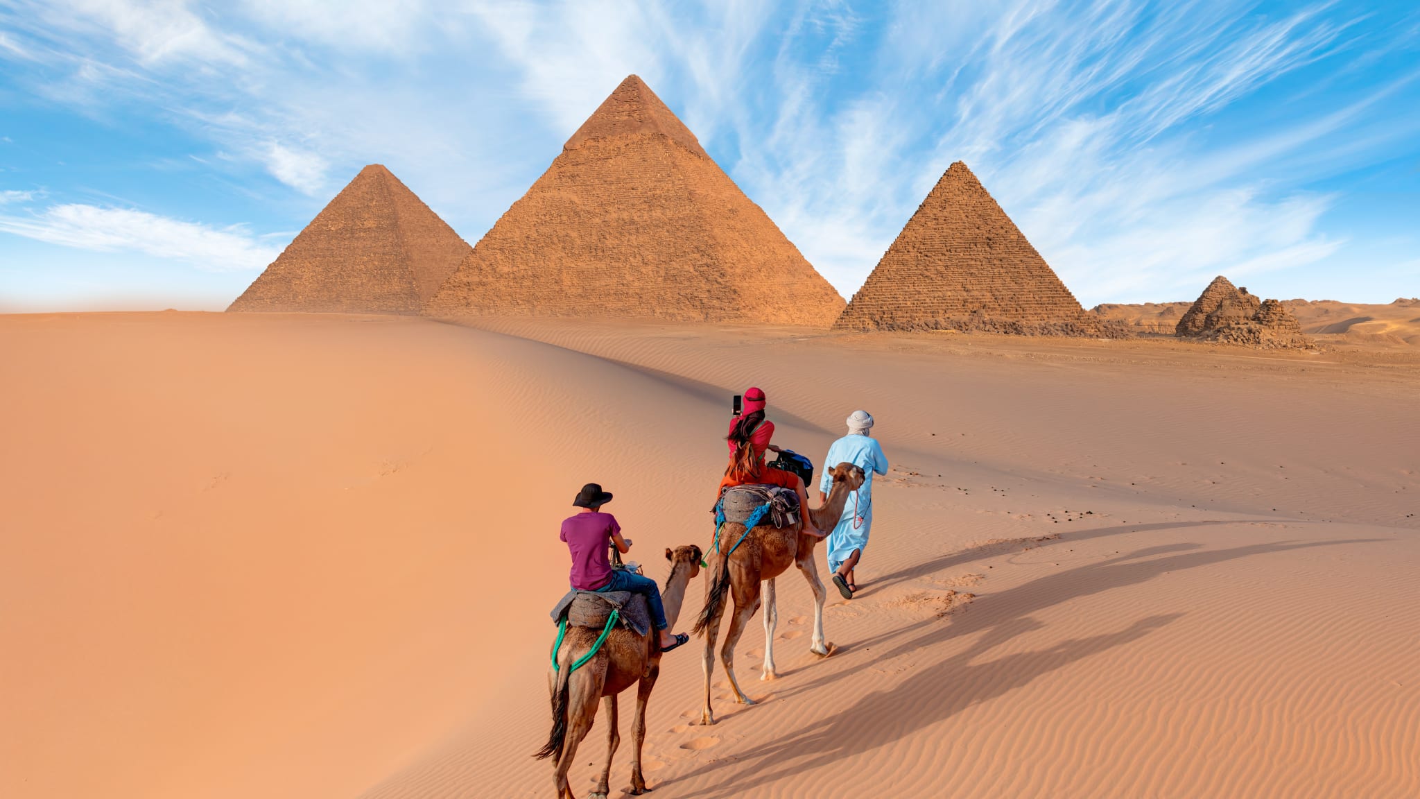 Kamelreiten sollte definitiv auf Deiner Bucket-List für den Ägypten-Urlaub stehen