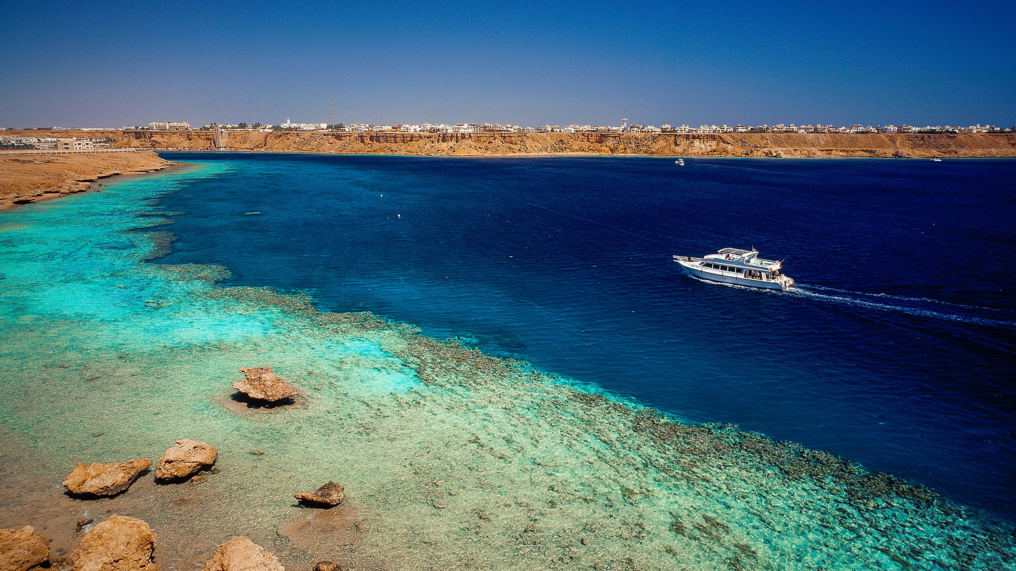 Die wunderschöne Küste von Sharm El Shelkh am roten Meer in Ägypten.