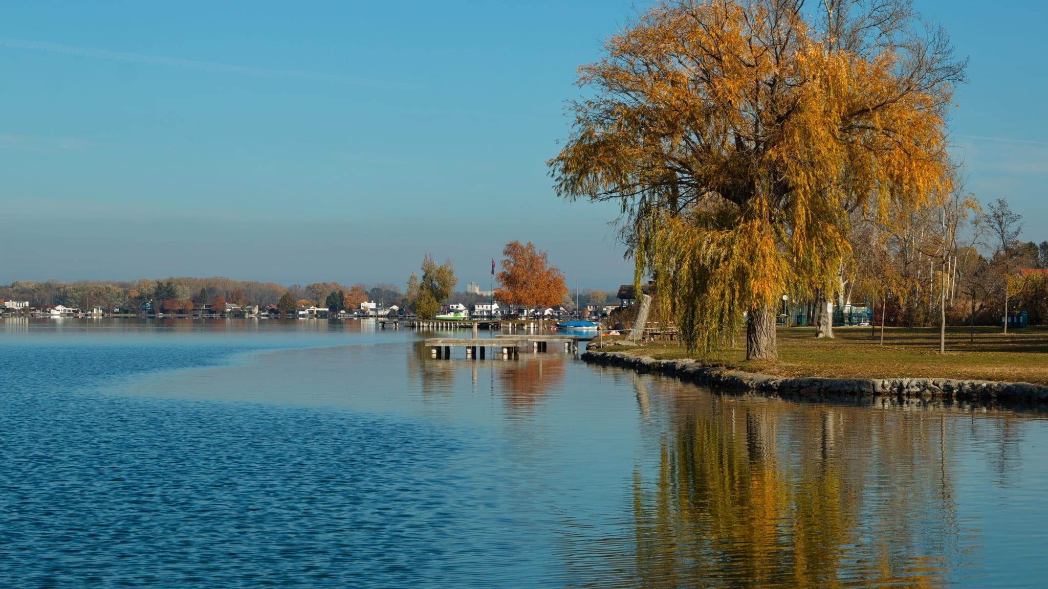 Der Neufelder See an der Leitha © kstipek - stock.adobe.com