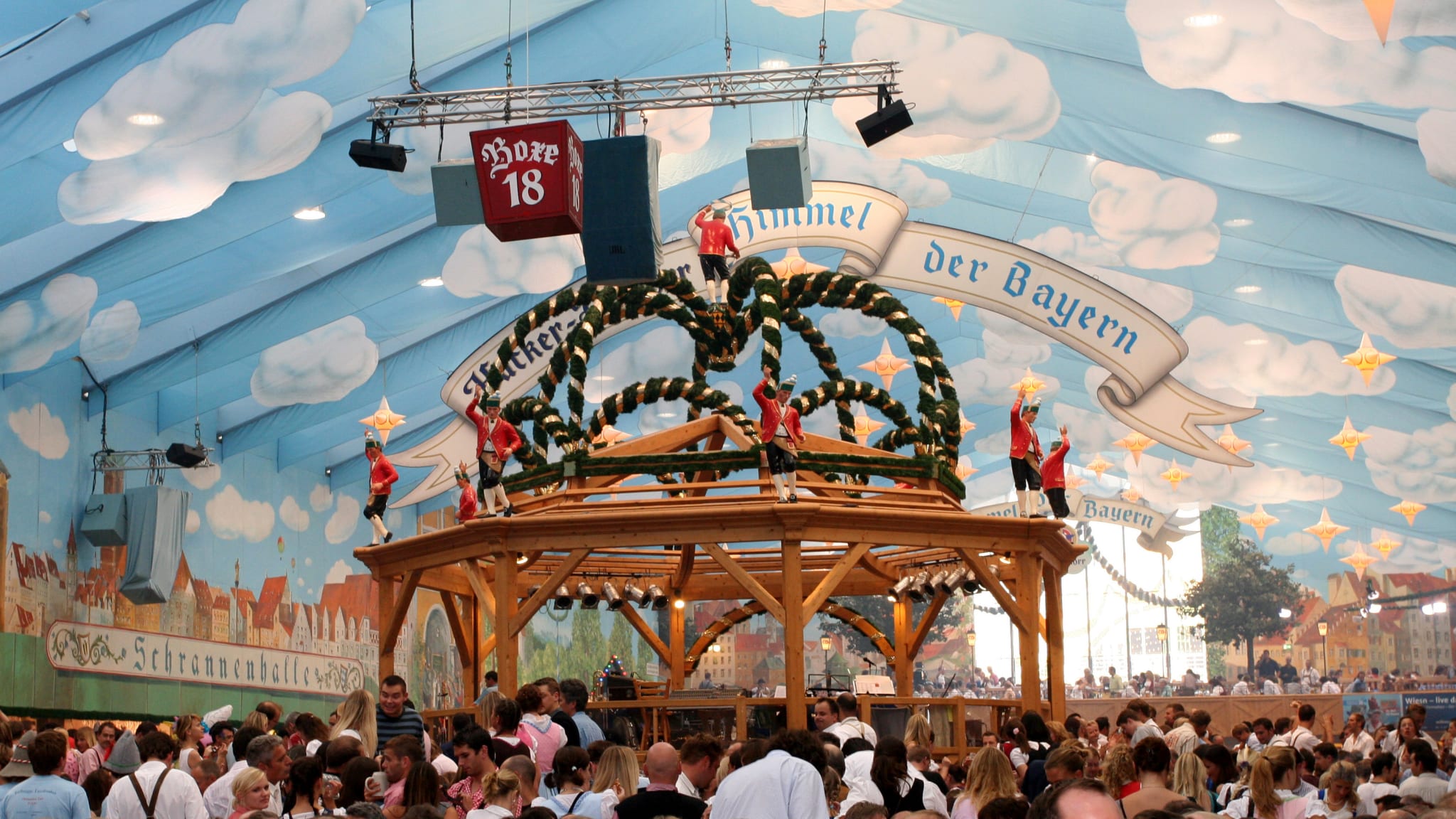 Oktoberfestzelt © Alta.C – stock.adobe.com