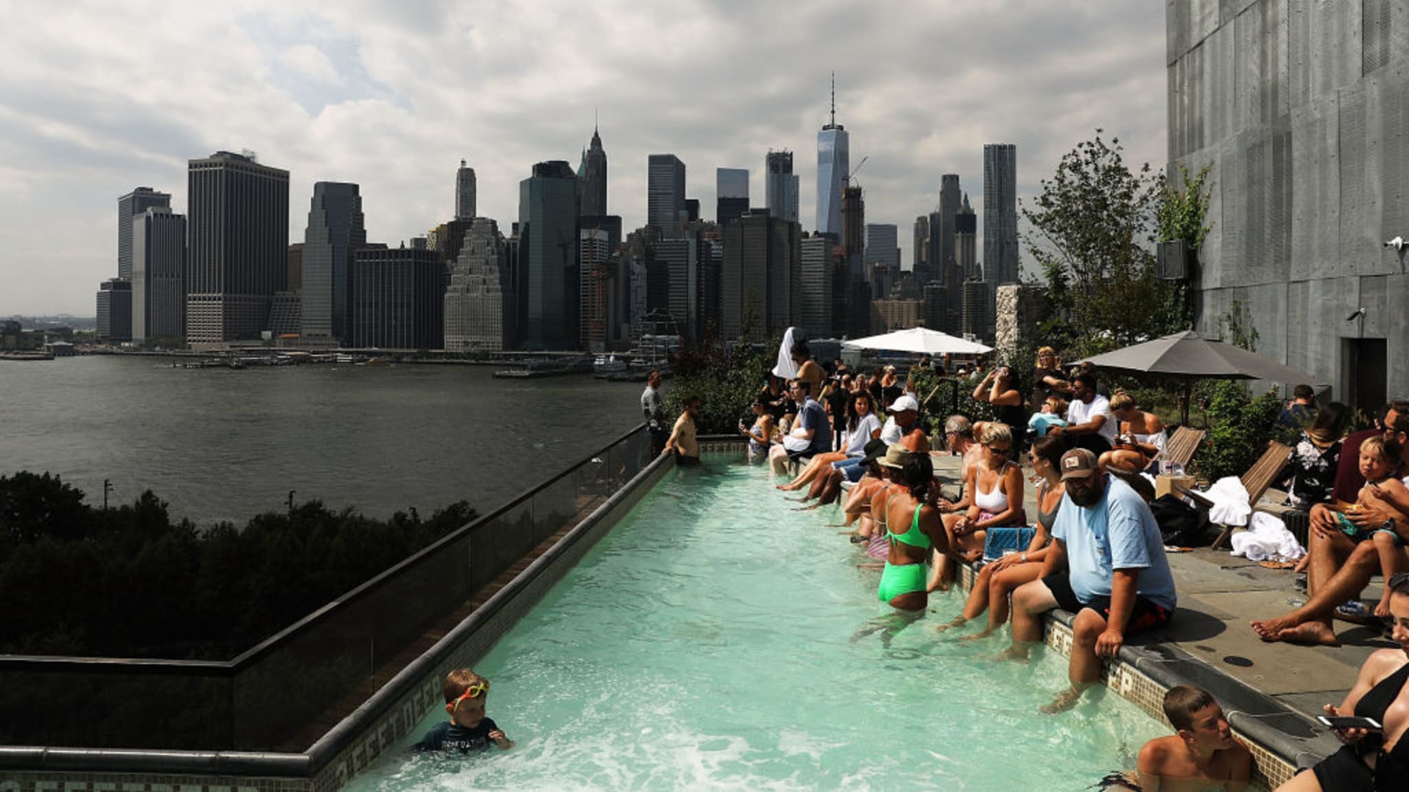 Pool, 1 Hotel Brooklyn Bridge, New York, USA