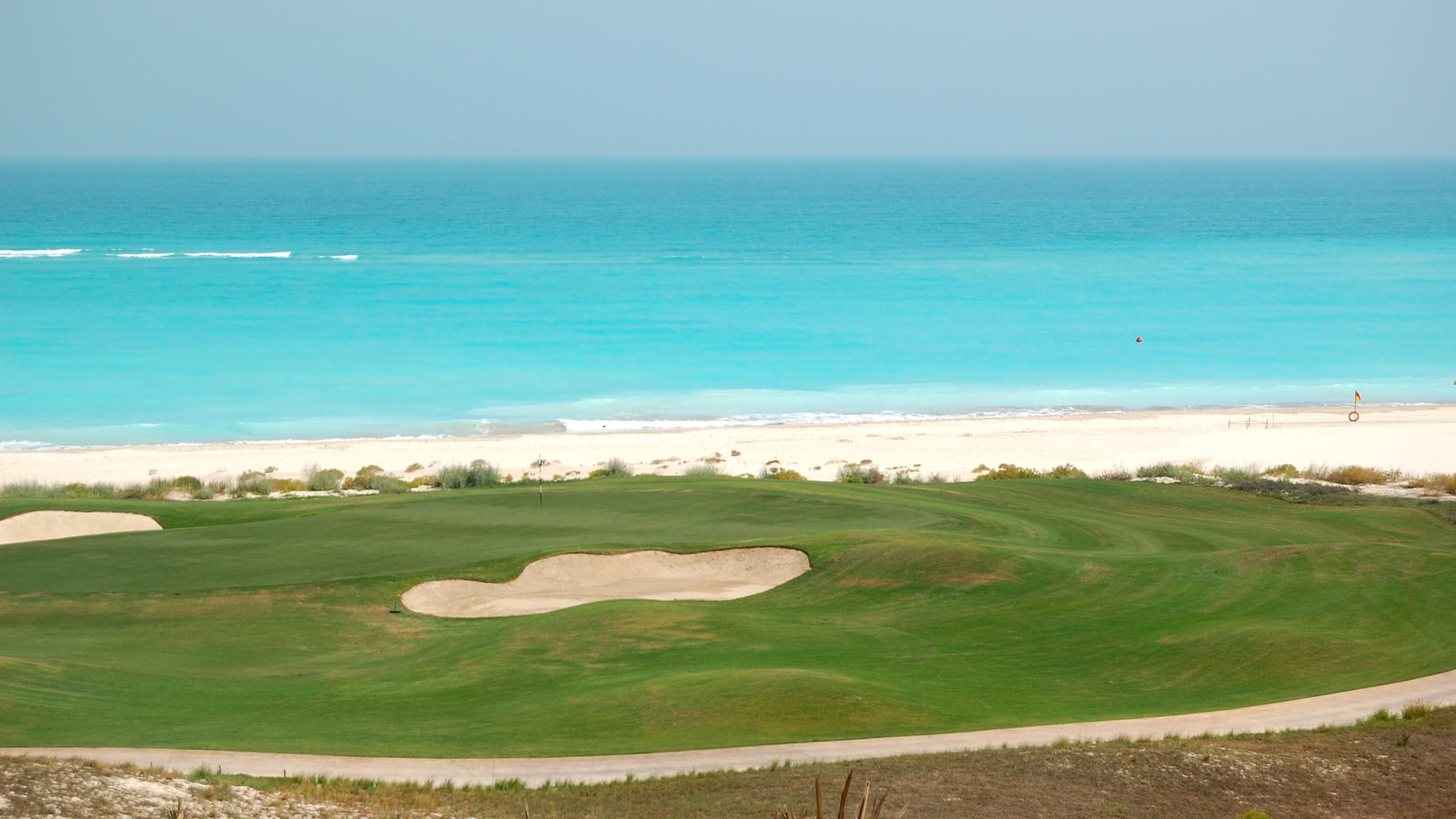 Saadiyat Island bietet Dir Stände und Golfplätze in einem