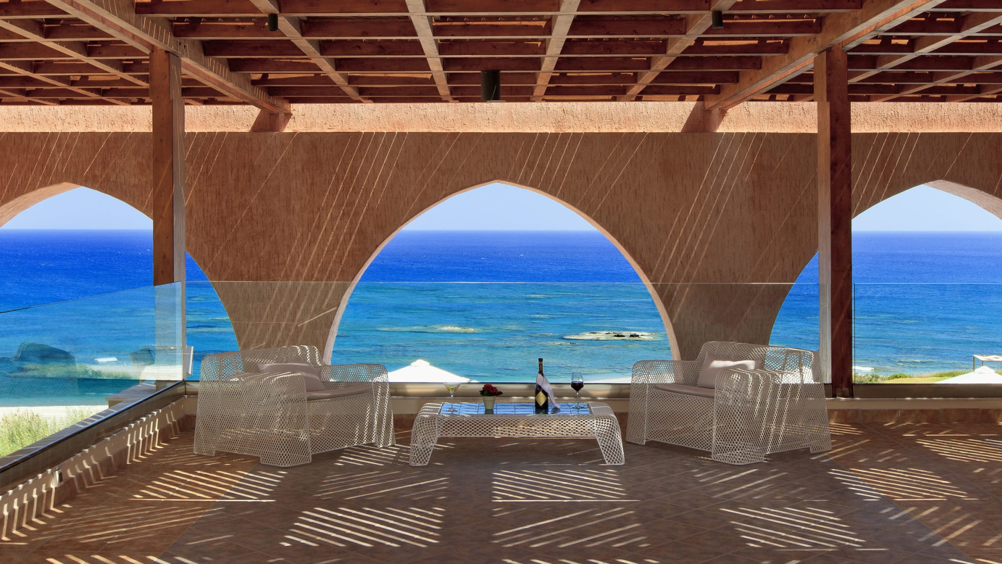 Bei diesem Ausblick schmeckt der Wein noch besser. Bild vom Hotelier, Juli 2012.