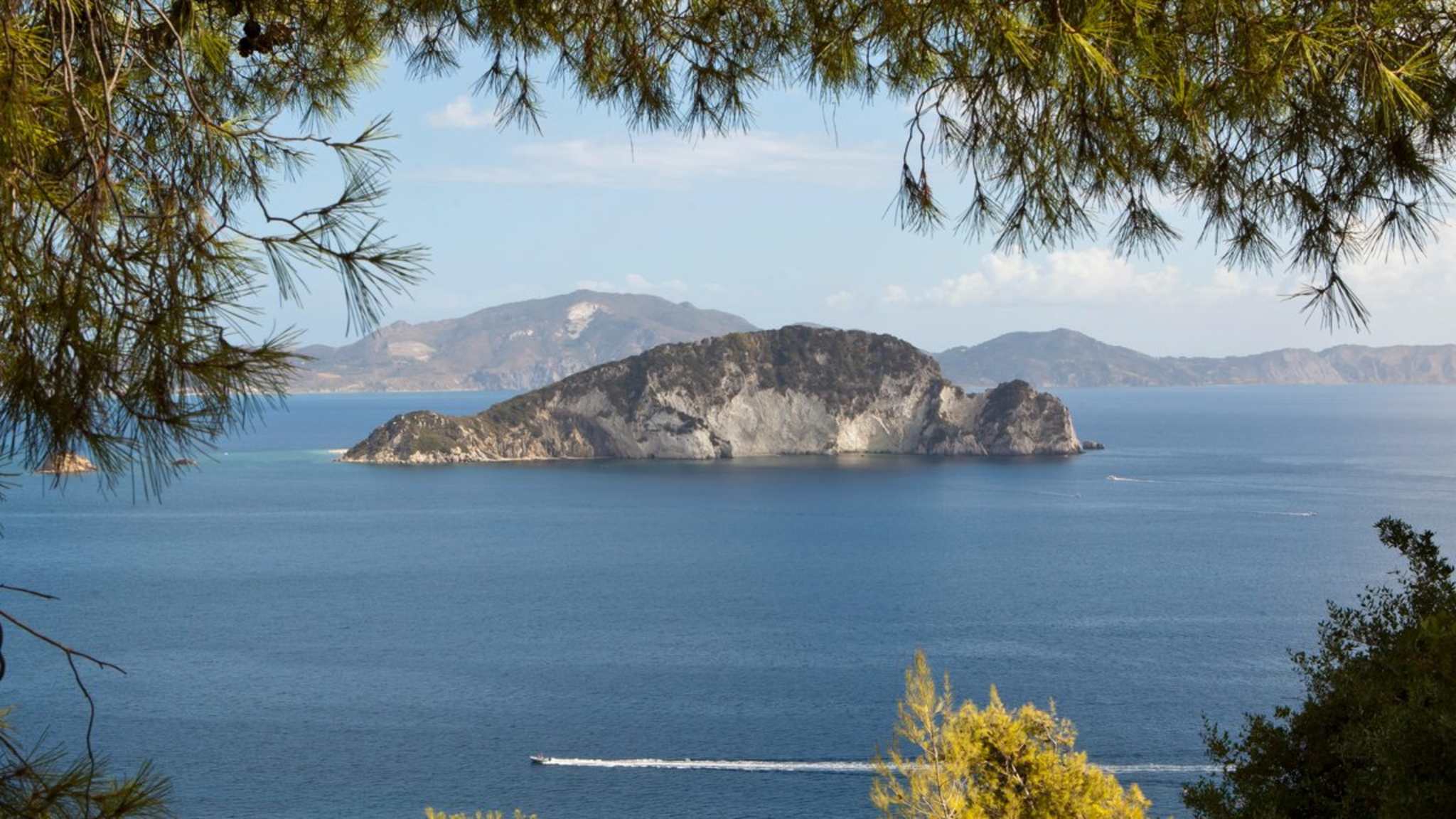 Marathonisi liegt wenige Kilometer vor der Küste von Zakynthos. © iStock via Getty/MDoubrava