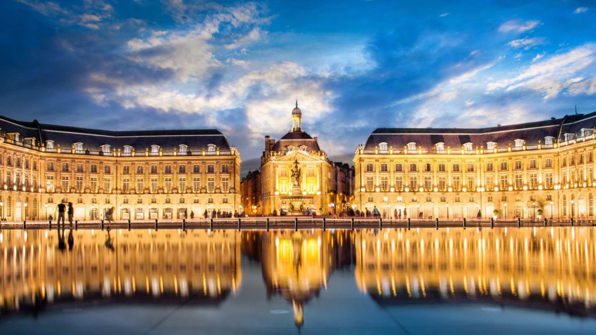 Genießer können im Urlaub vieles finden, das die Zeit unvergesslich gestaltet. © iStock via Getty/Delpixart