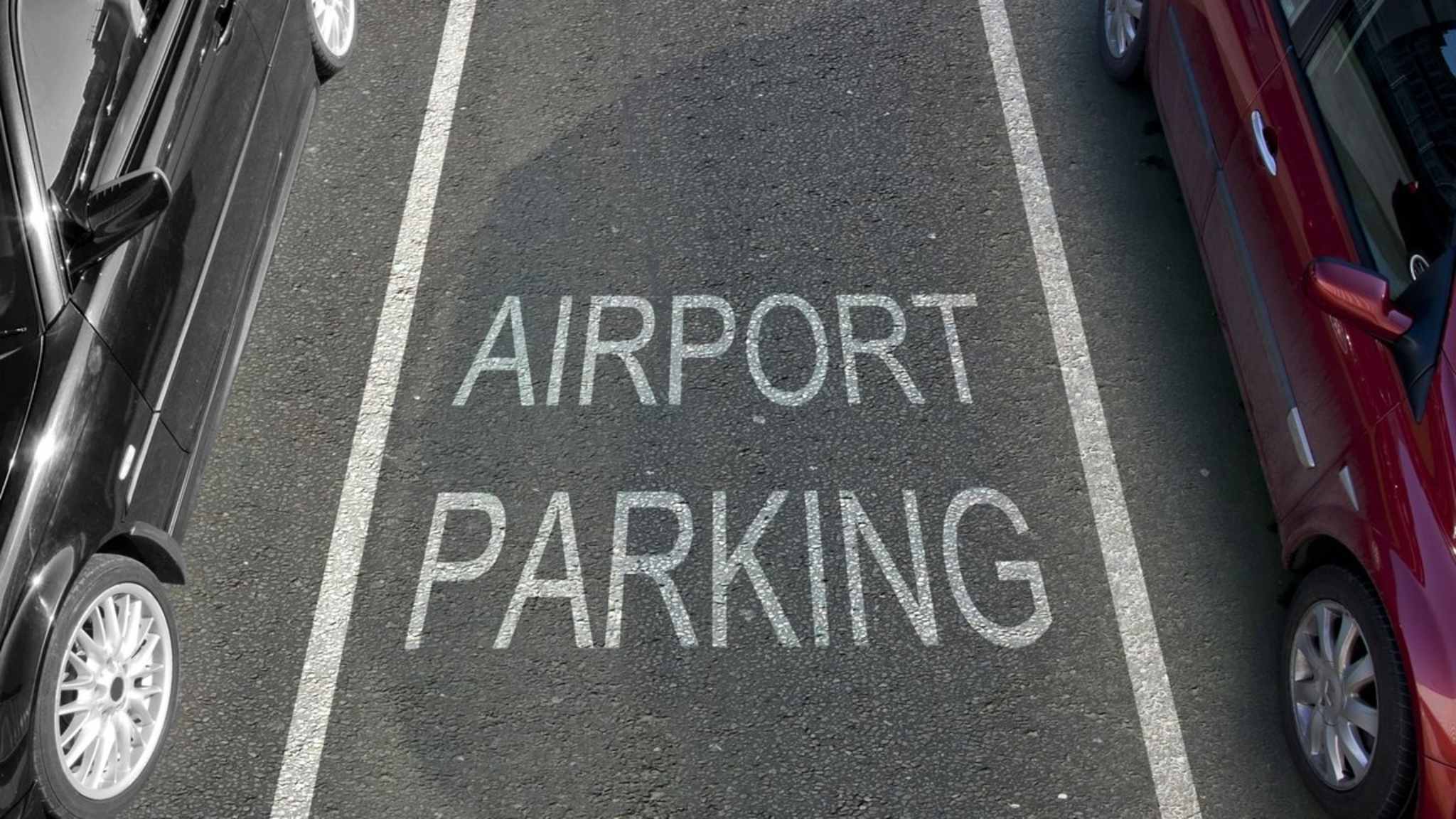 Das Auto während des Urlaubs am Flughafen zu parken, kann ganz schön ins Geld gehen. © SteveWoods/Shutterstock.com