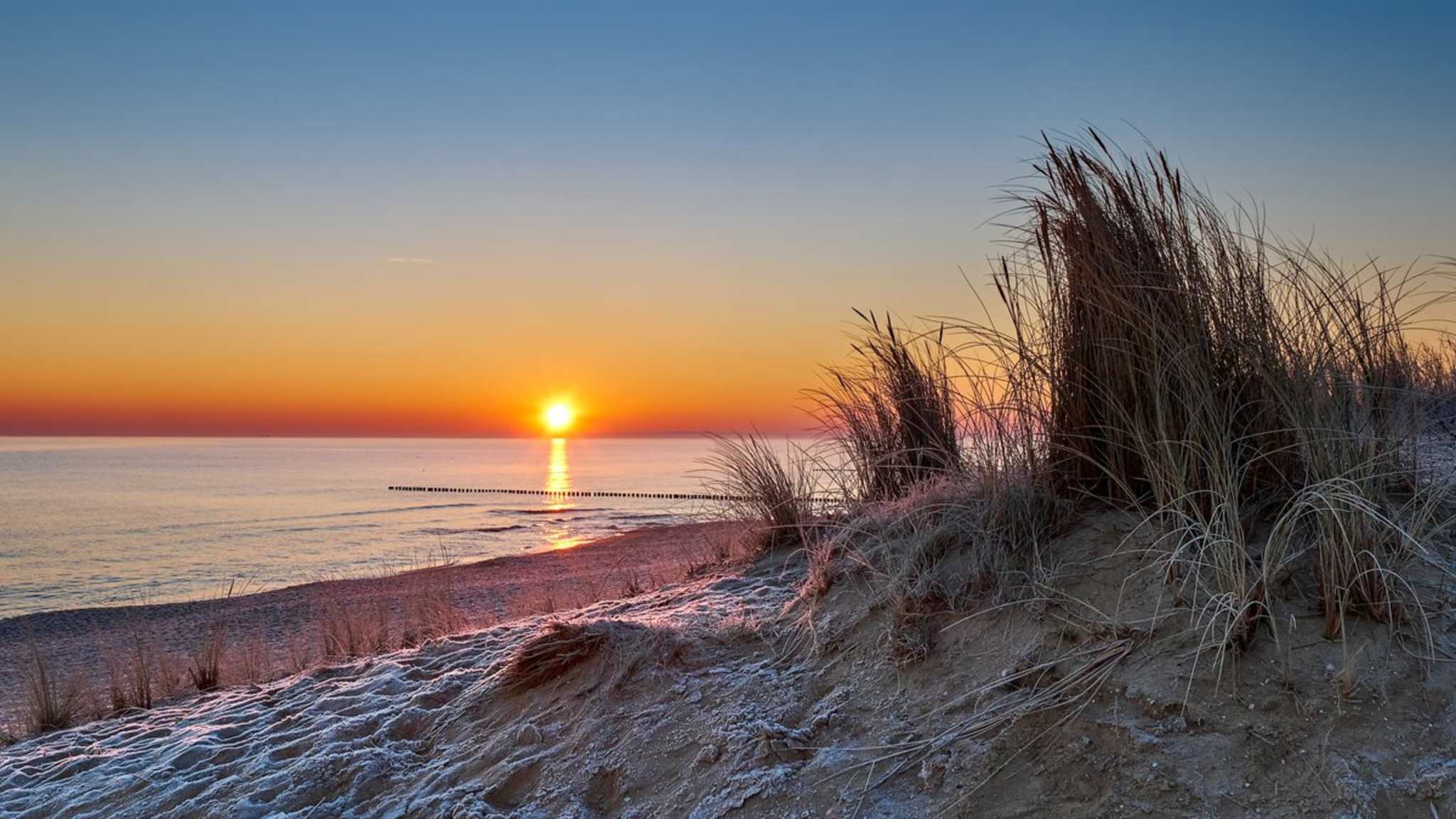 Ein kalter aber wunderschöner Wintermorgen auf Usedom. © iStock via Getty/ebenart