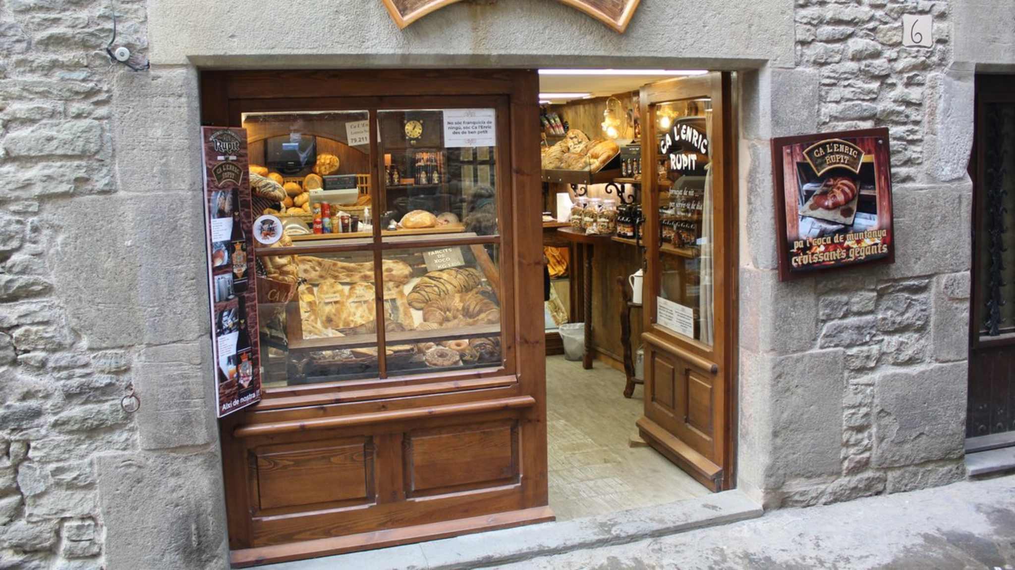 Stilvolle Kroatischer Laden In Der Nhe Bild