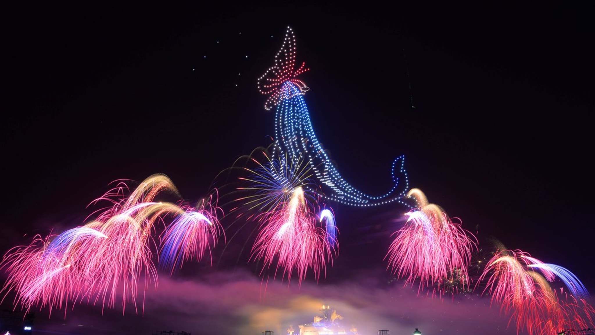 Rund um den Globus und auch in Deutschland gibt es immer mehr Drohnenshows. © imago images/VCG/Gengchen Zhou