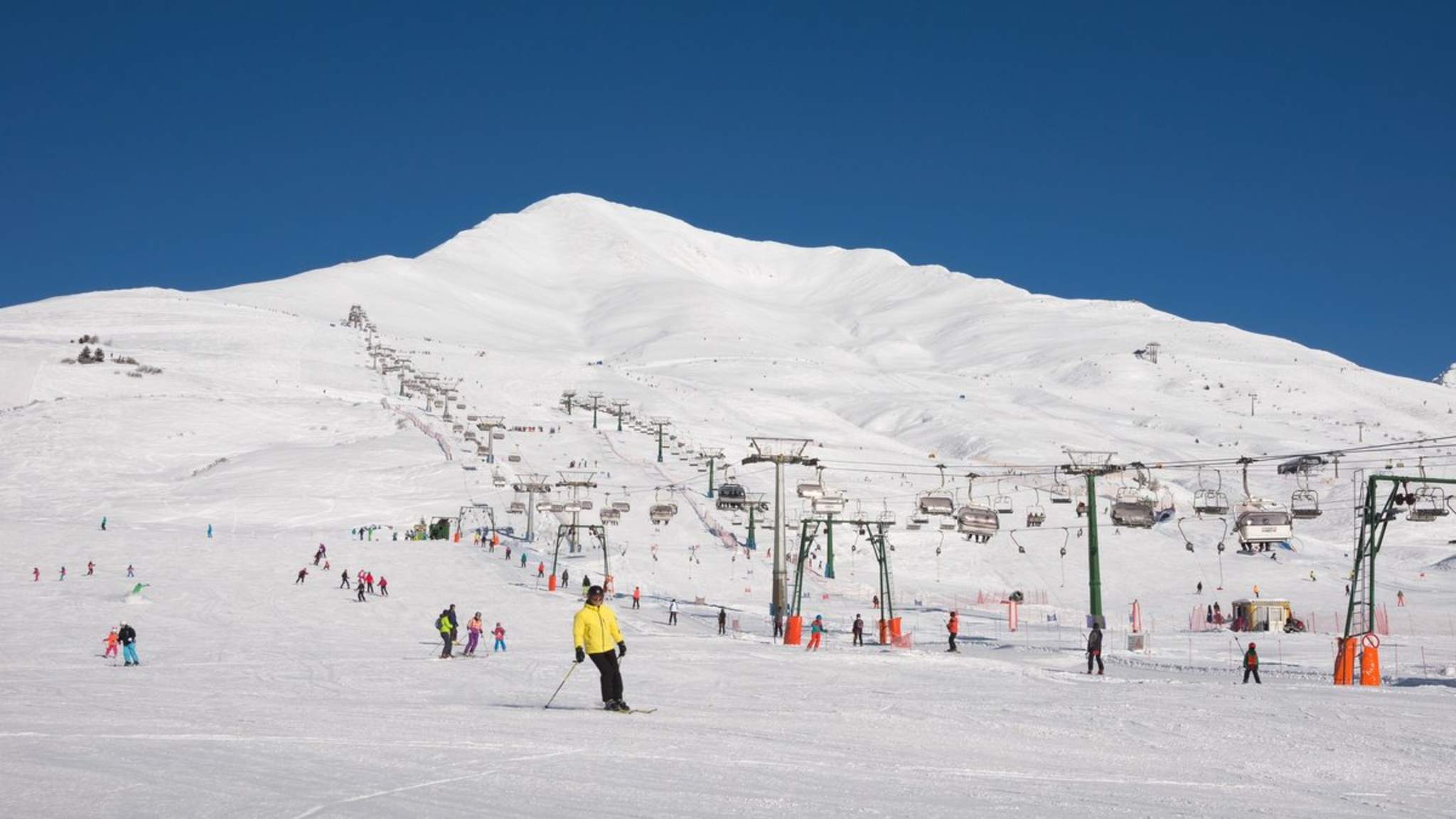 Das Skigebiet am Tonalepass ist in der Regel den ganzen Winter schneesicher. © Shutterstock.com/Yongyut Kumsri