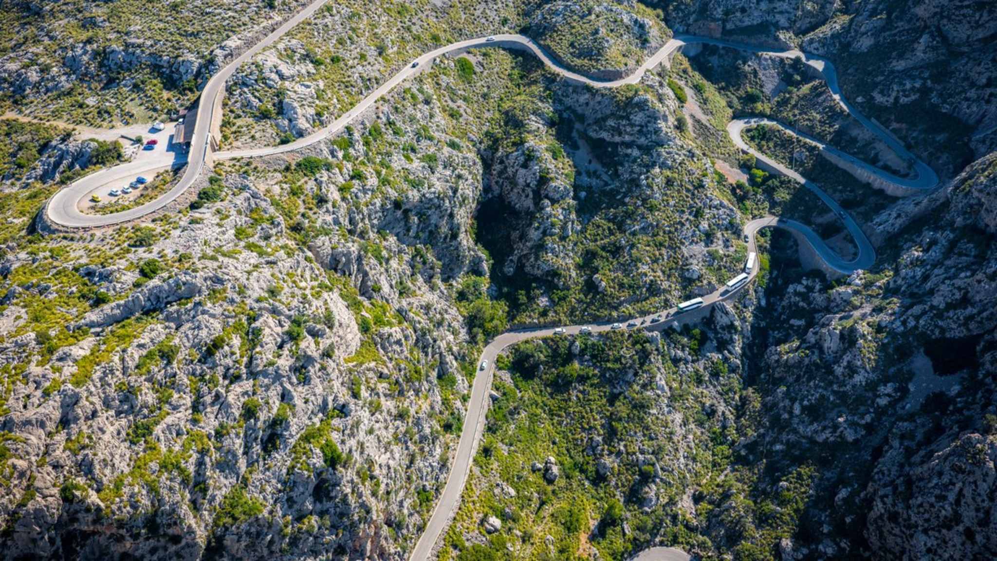 Die Straße durch die Serra de Tramuntana ist ein echtes Highlight für Biker. © MICHAEL WORKMAN/iStock