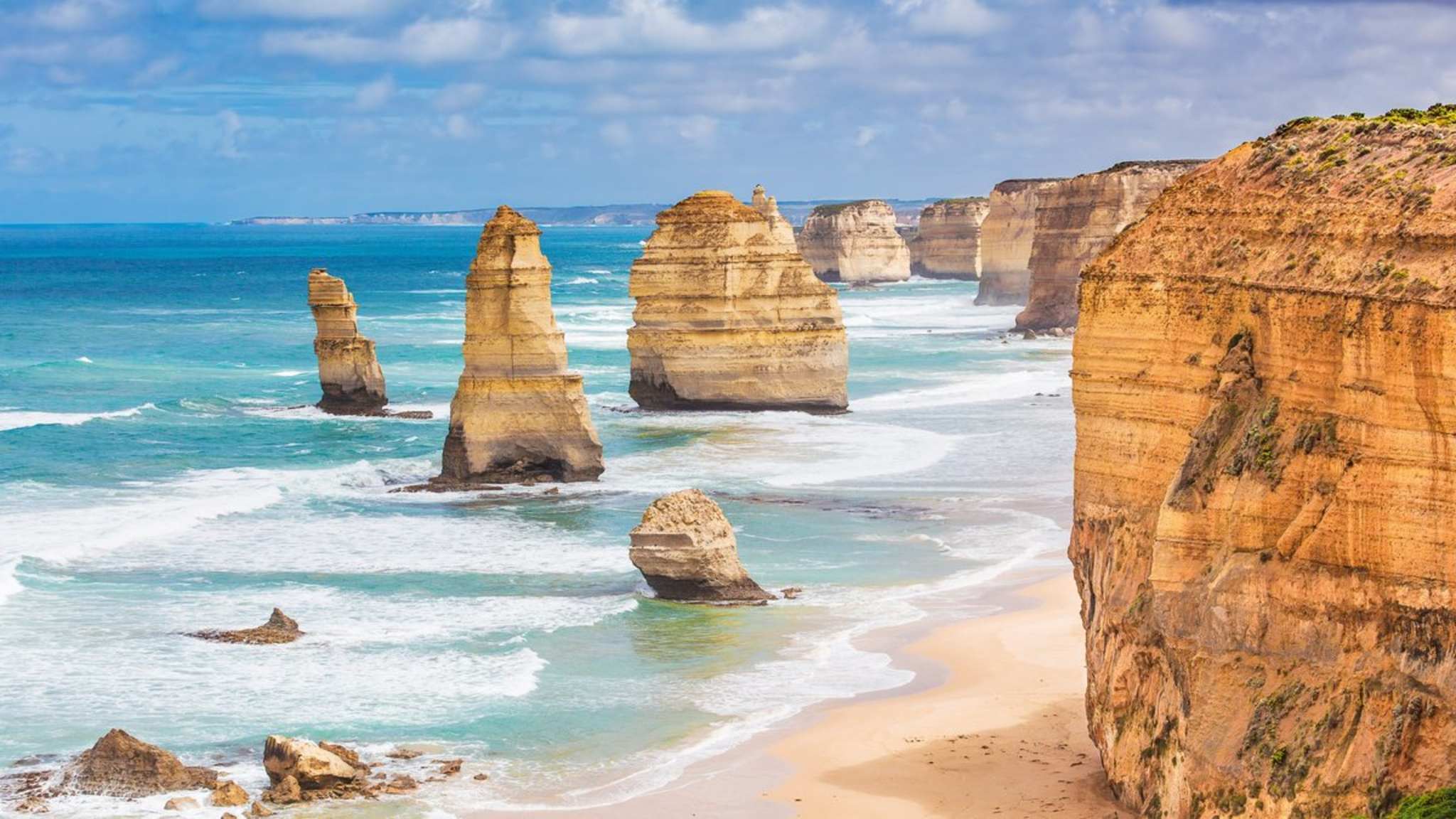 Die Felsformation Zwölf Apostel ist weltberühmt. © Greg Brave/Shutterstock.com