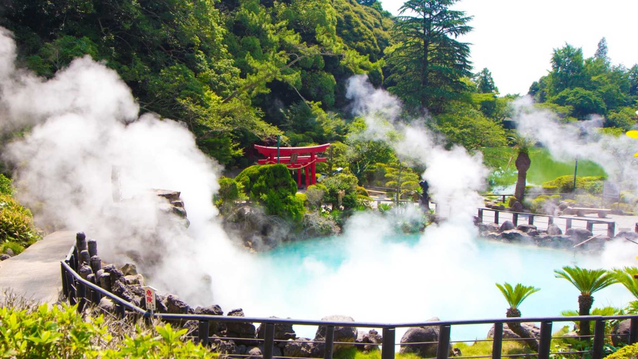 In japanischen Onsen findest Du heißes Wasser statt heißer Luft. © pnphotos/iStock