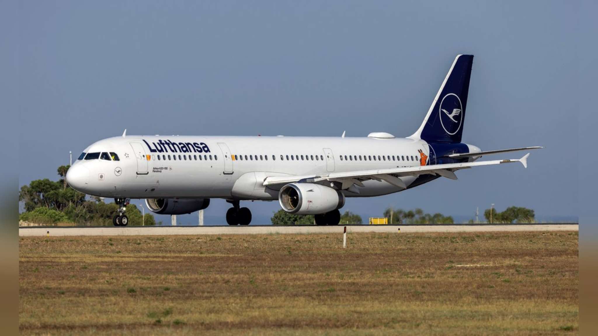 Am 10. April werden wohl zahlreiche Lufthansa-Flieger am Boden bleiben. © GordZam / iStock via Getty Images