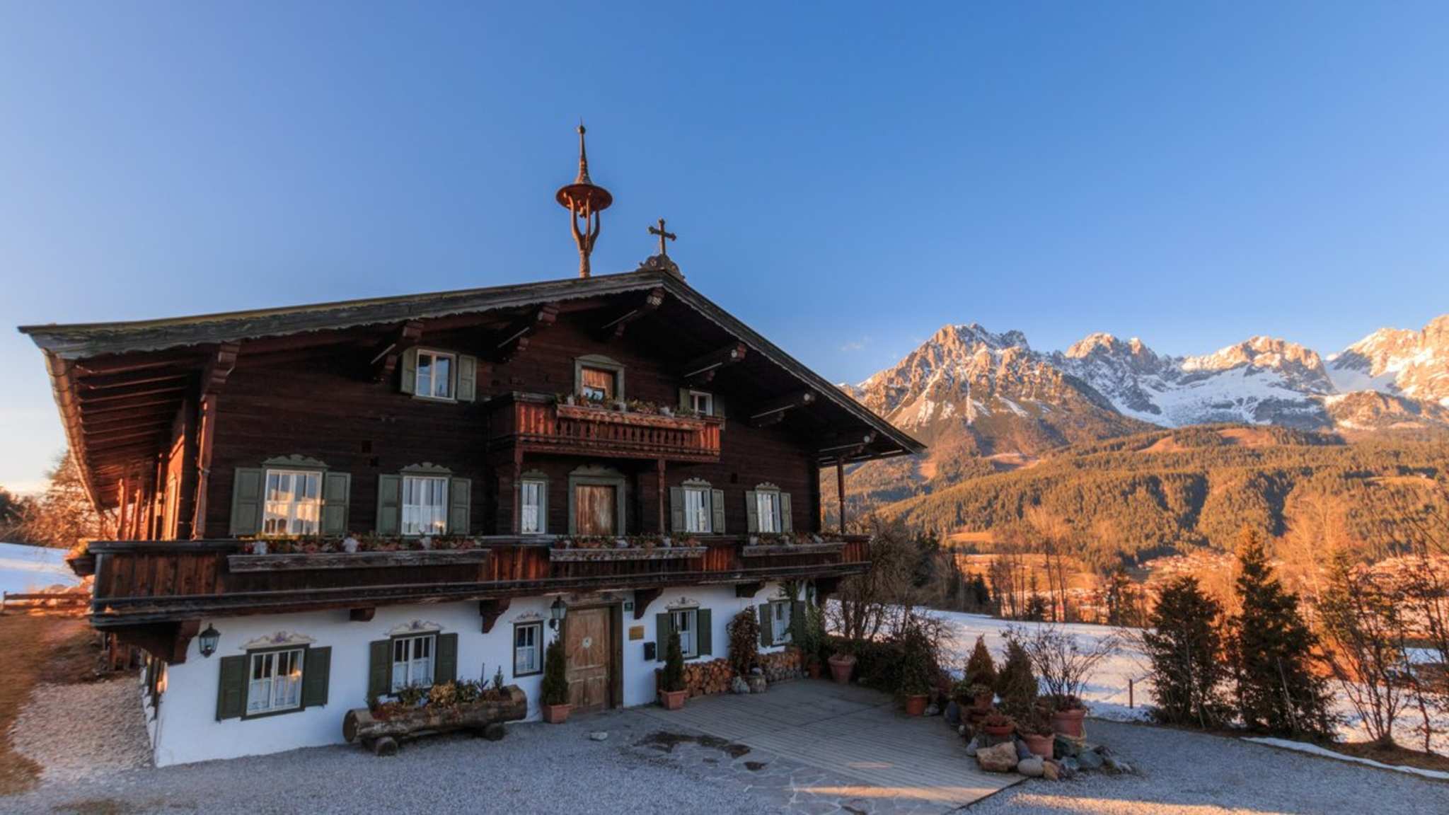 Der berühmte Gruberhof ist eine beliebte Pilgerstätte für Fans des Bergdoktors.  © mese.berg/Shutterstock.com