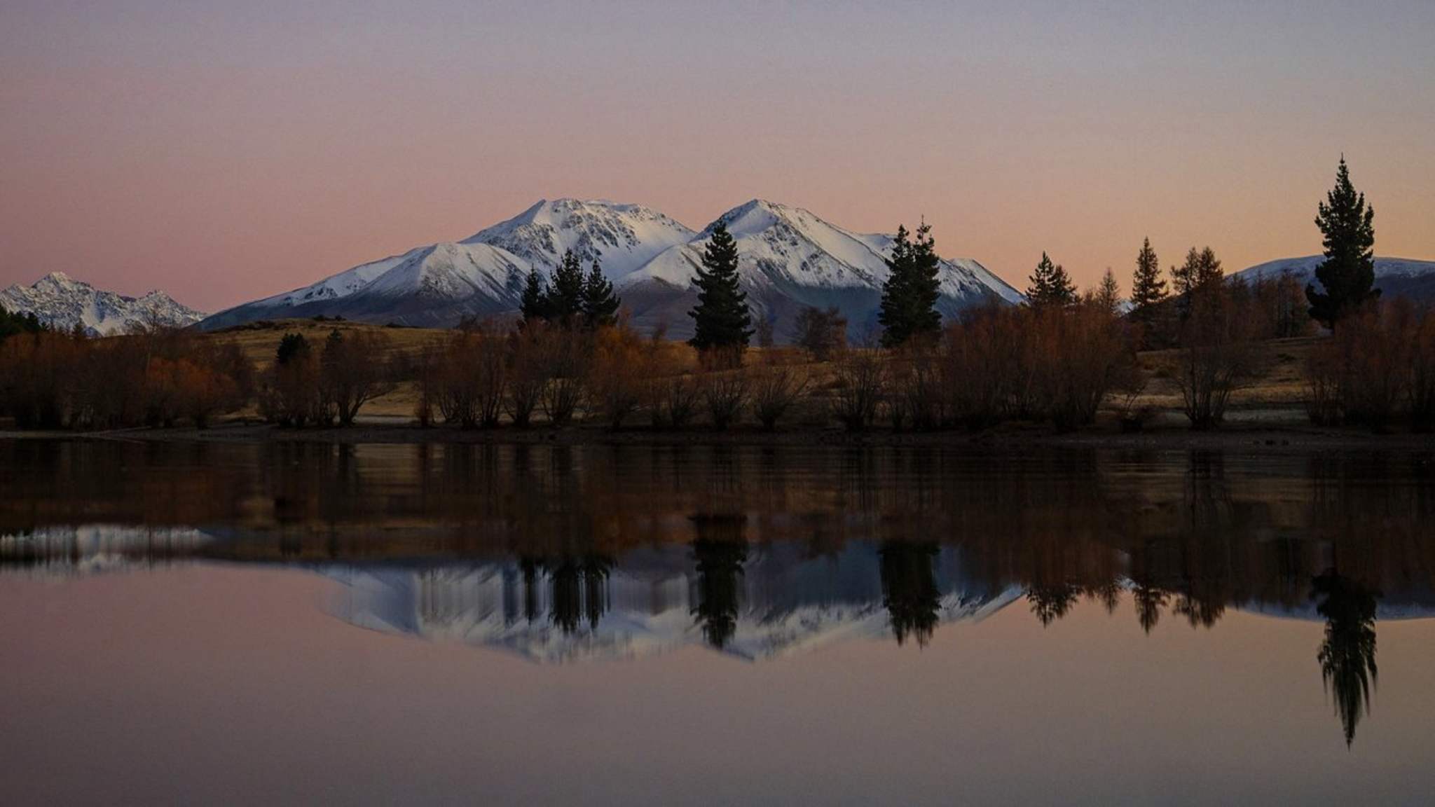 Der Blue Lake ruht majestätisch auf Neuseelands Südinsel. © maphke/iStock via Getty Images