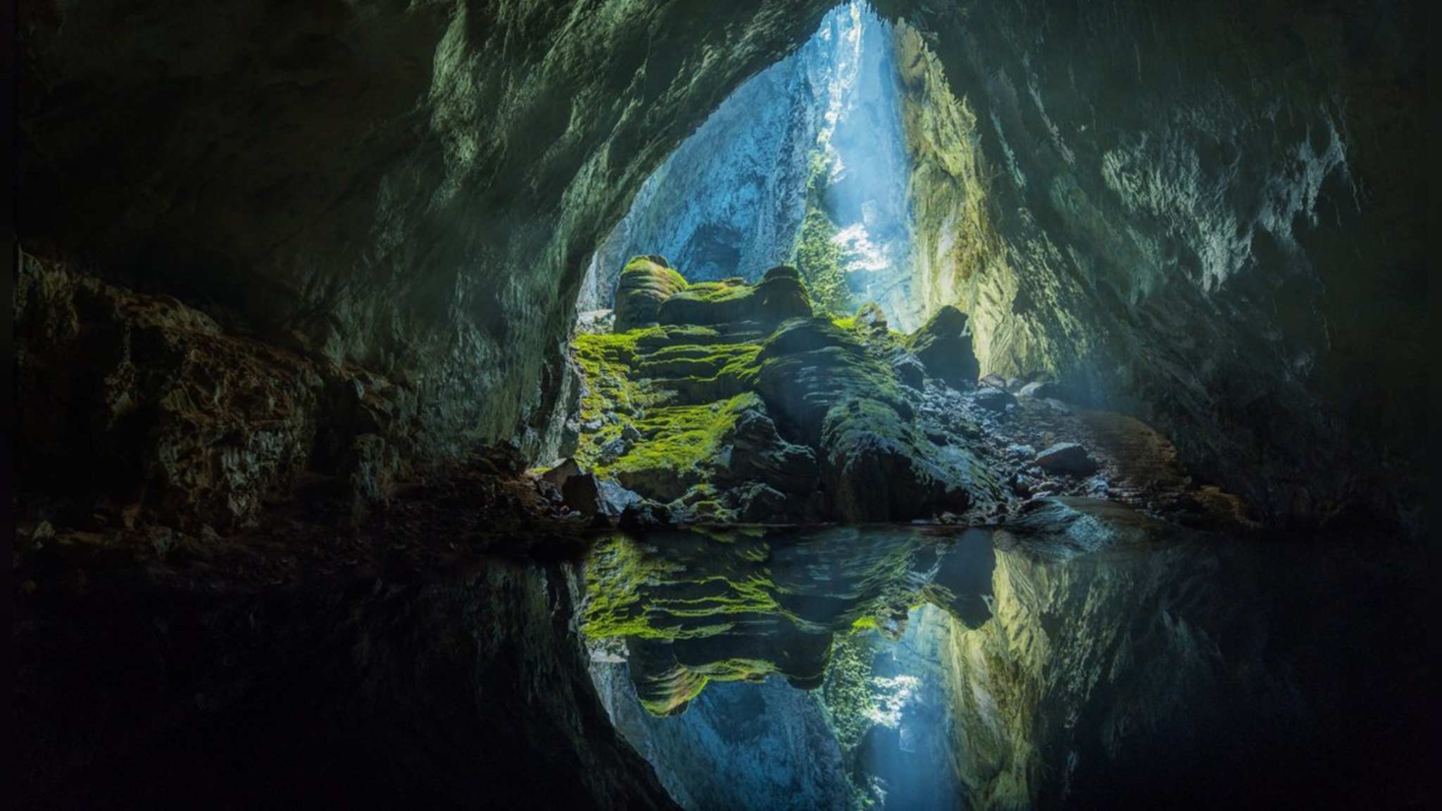 Weltweit gibt es viele atemberaubende Höhlen. © Hoang Trung/Shutterstock.com