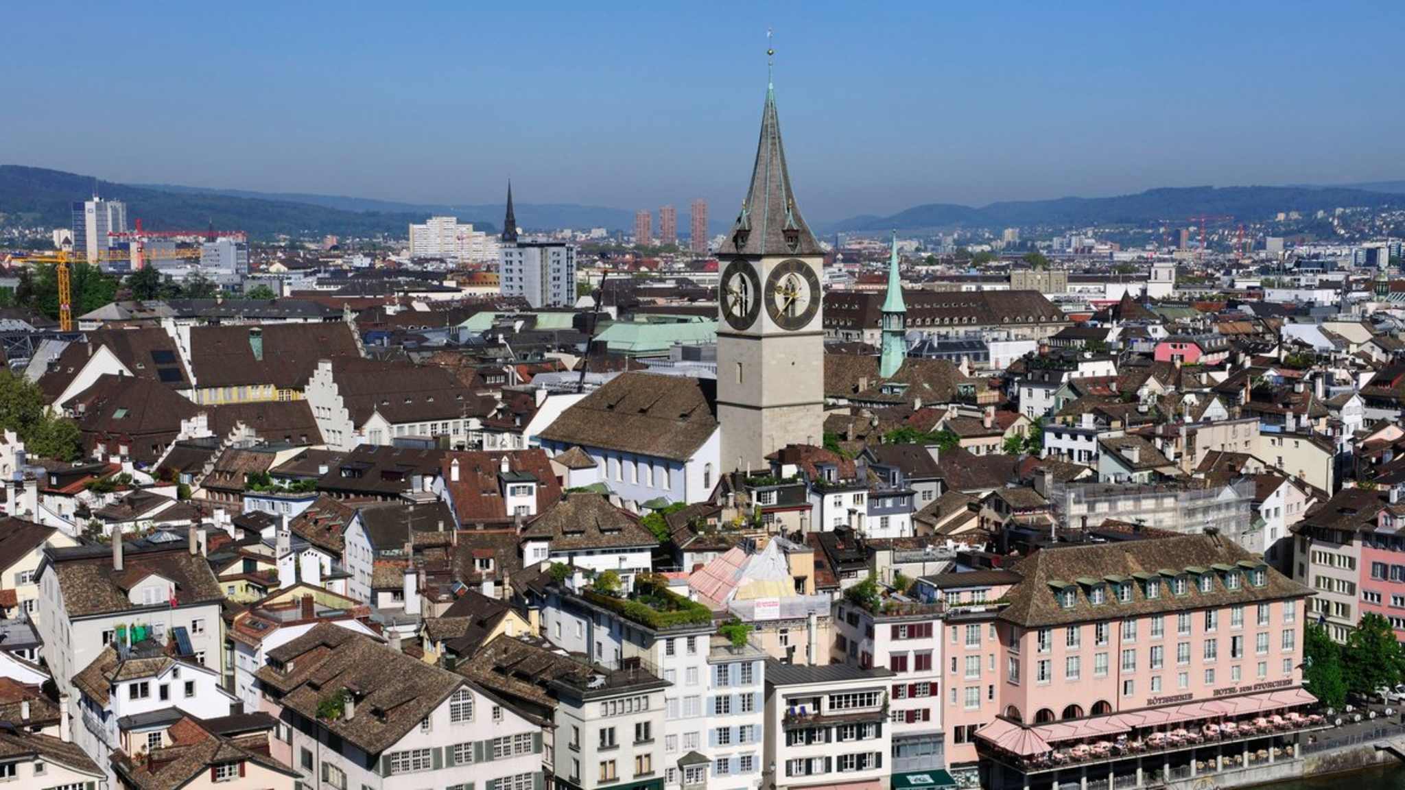In Zürich selbst lebt keine halbe Million Menschen. In der Metropolregion sind es dagegen rund 1,5 Millionen. © ddp images