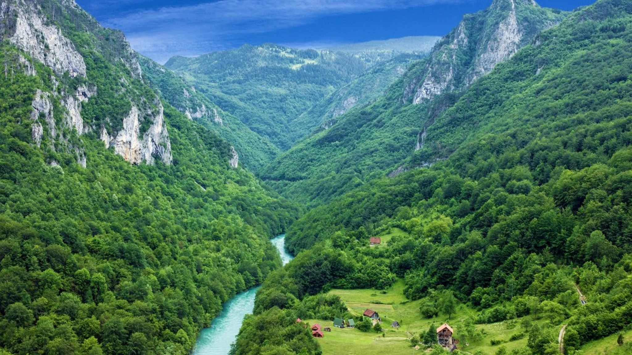 Die Tara-Schlucht ist spektakulär. © Valentina Photo/Shutterstock.com
