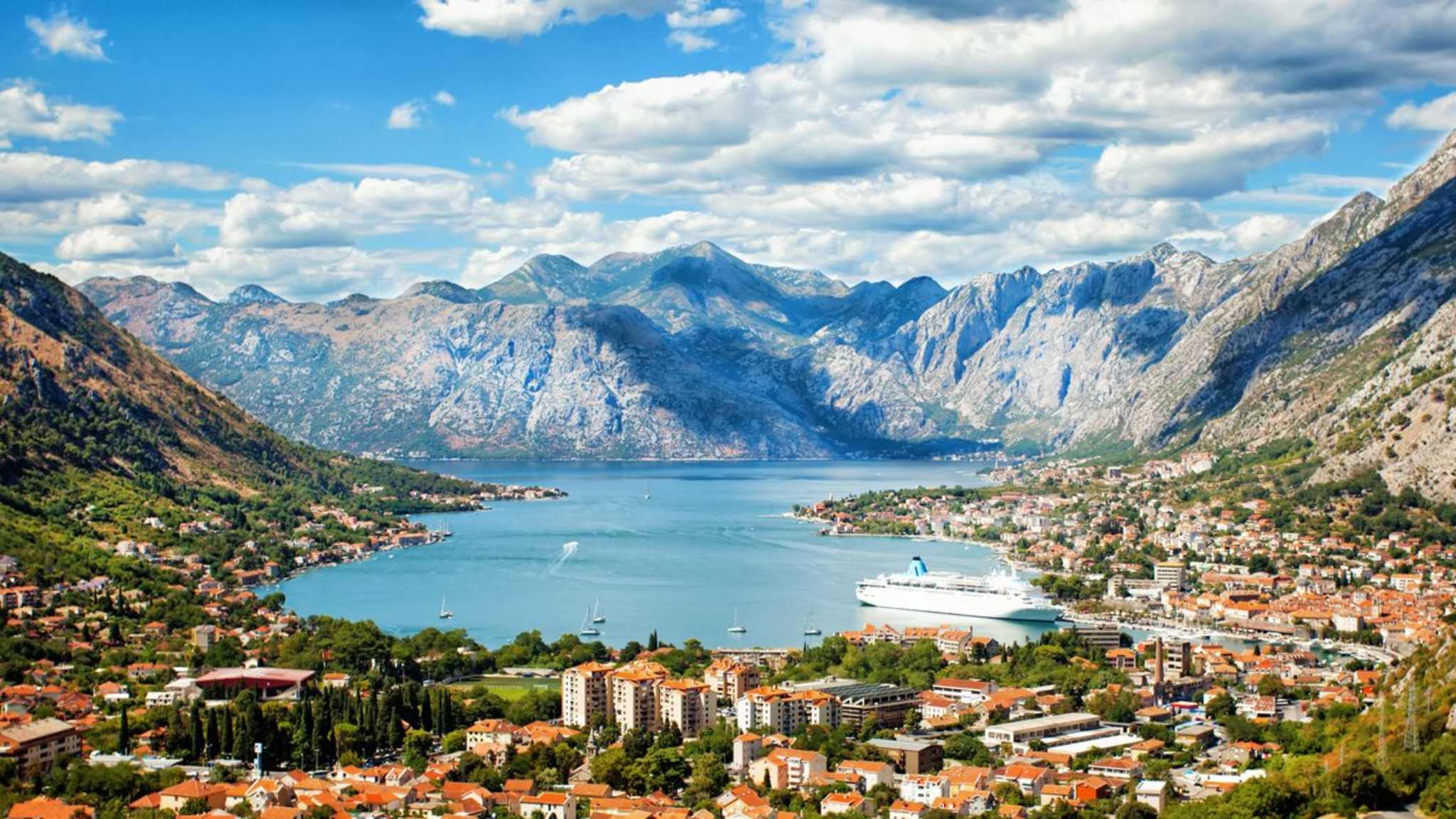 Die Bucht von Kotor gehört zu den beliebtesten Zielen auf dem Balkan. © MaksimMazur/iStock