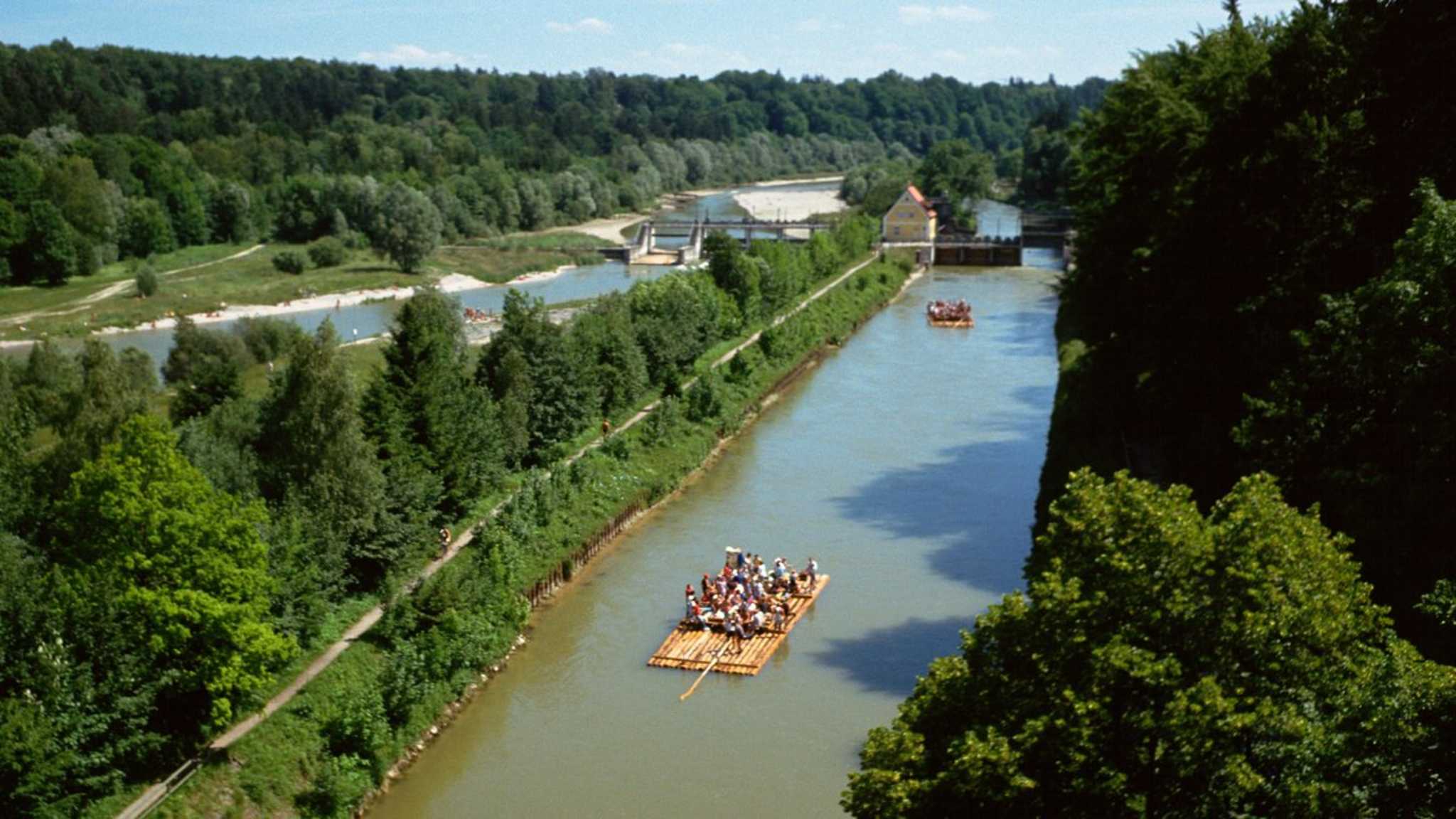 Du kannst Floßfahrten auf der Isar buchen. © iStock via Getty/Jupiterimages