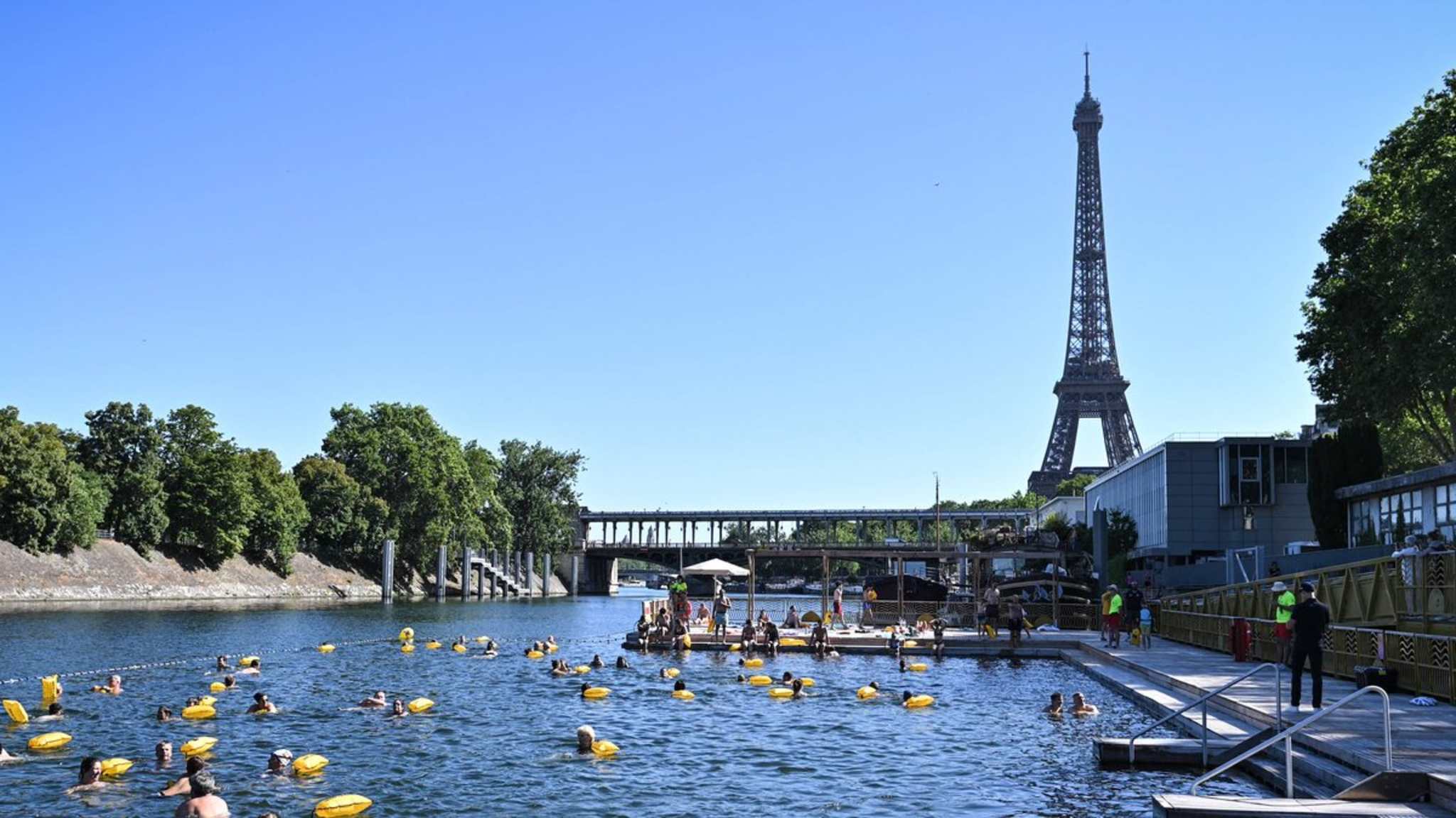 An drei Stellen lässt es sich in der Seine baden. © imago/ABACAPRESS / Abdullah Firas/ABACA