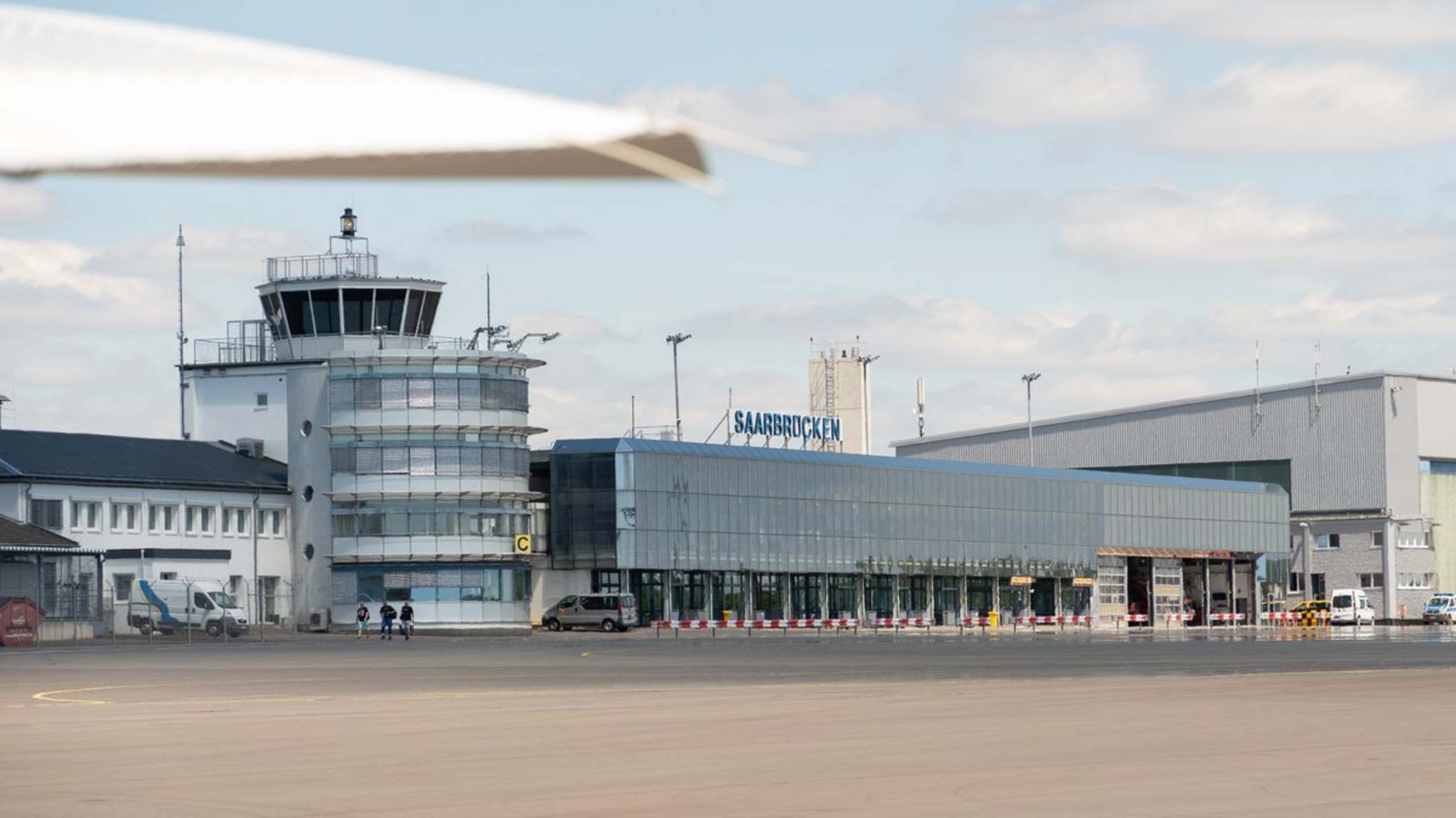 Wir zeigen Dir, welche Reiseziele Du vom Flughafen Saarbrücken aus im Sommer anfliegen kannst. © Robert Buchel/iStock via Getty Images