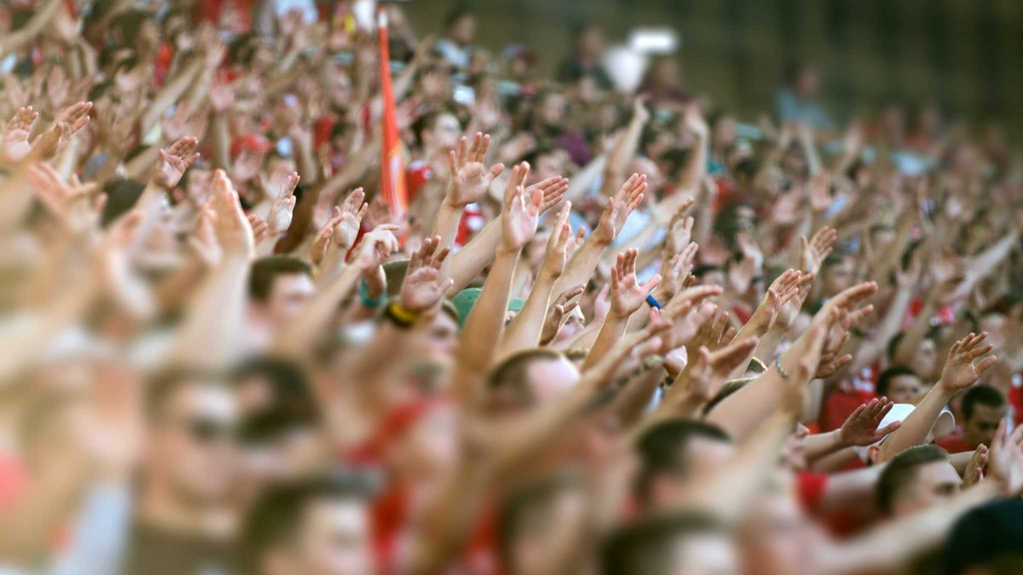 Spitzensport bewegt in ganz Europa Menschenmassen. © ALFSnaiper/iStock via Getty Images