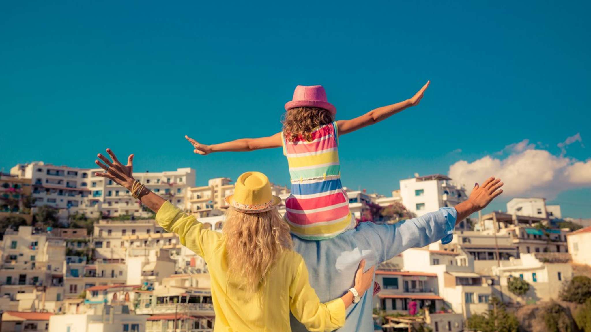 Vor Ferienende einfach abhauen? Das kann Dich in Deutschland teuer zu stehen kommen. © yaruta/iStock via Getty Images