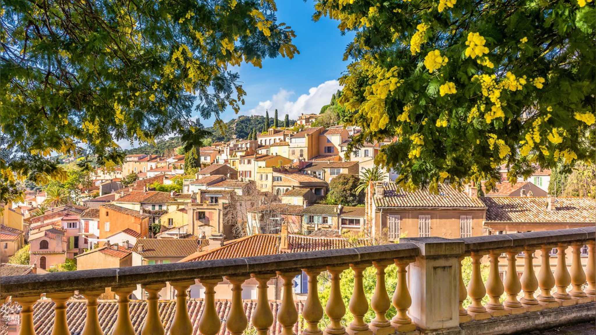 Ein malerischer Blick auf das "Lieblingsdorf" der Französinnen und Franzosen. © iStock via Getty/Horia Merla