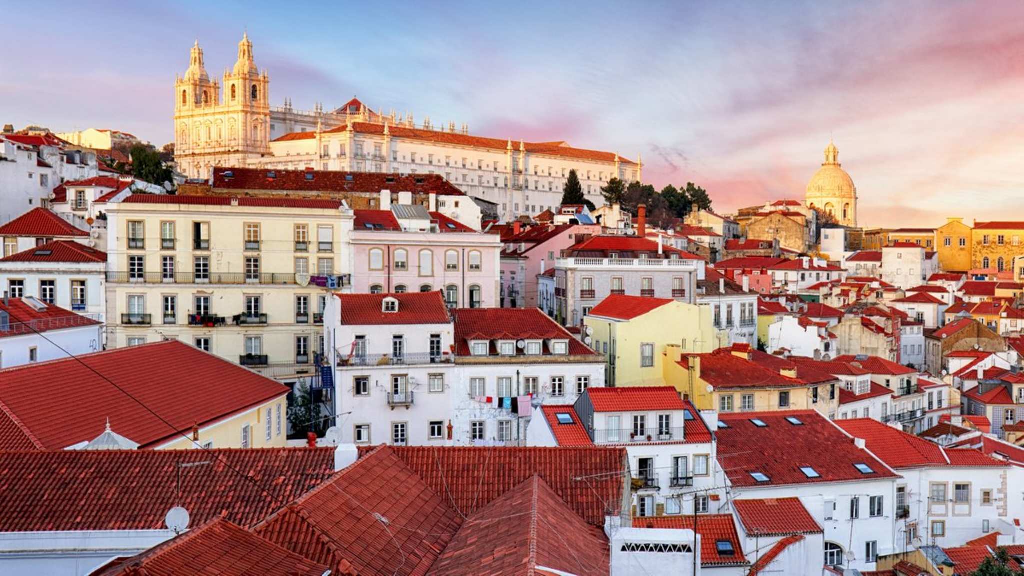 Die portugiesische Metropole Lissabon. © TomasSereda/iStock via Getty Images