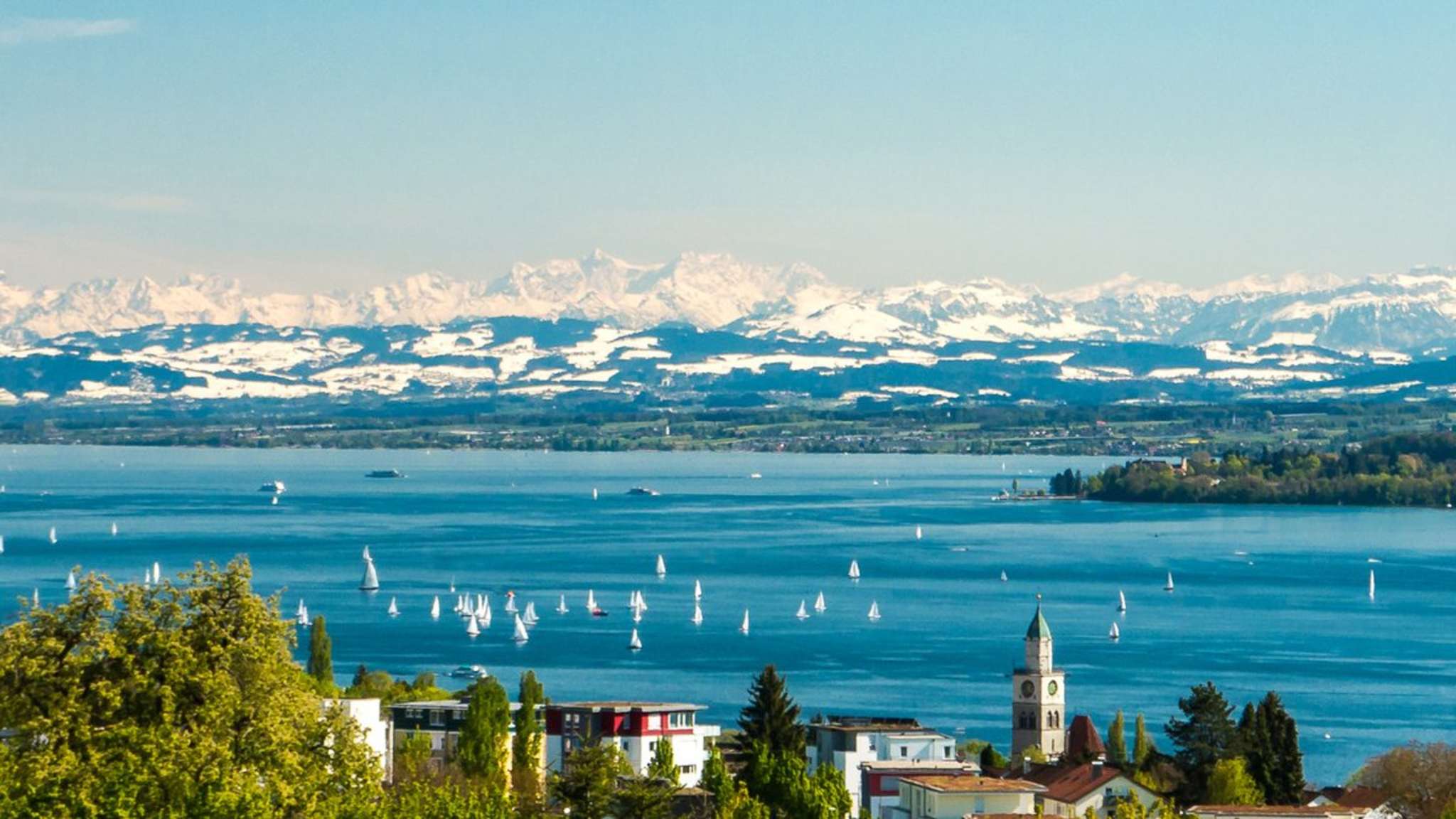 Das Panorama des Bodensees kann sich sehen lassen. © frederikloewer / Shutterstock.com