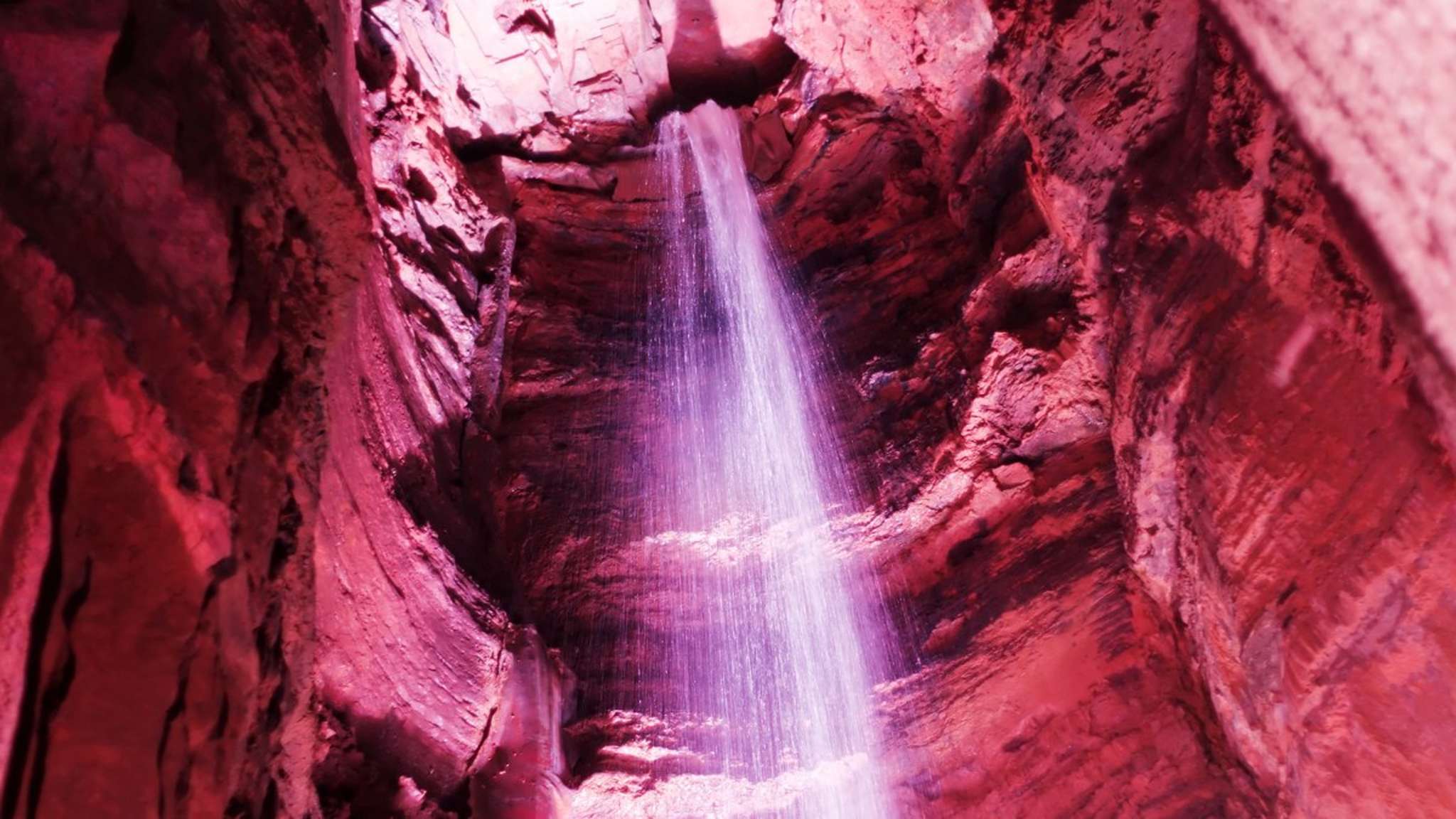 Die Ruby Falls befinden sich tief unter der Erde. © Bok David/Shutterstock.com