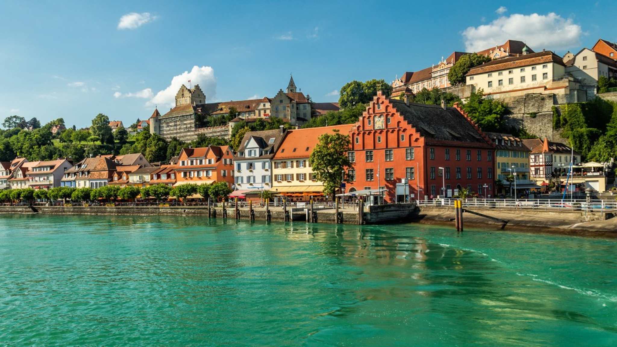 Meersburg am Bodensee ist malerisch schön. © Hungry_herbivore/Shutterstock.com