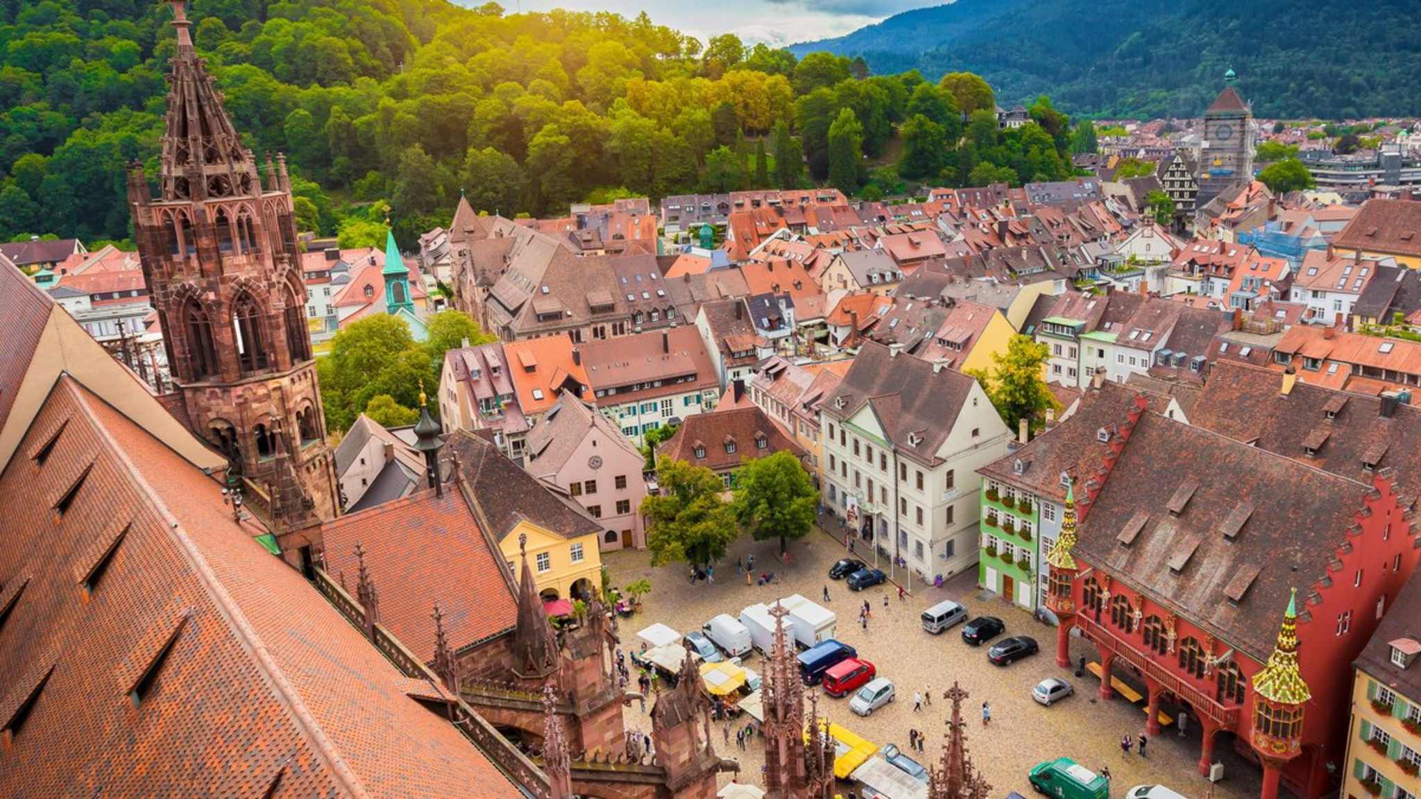Freiburg vereint mittelalterliche Architektur und modernes Stadtflair. © canadastock/Shutterstock.com