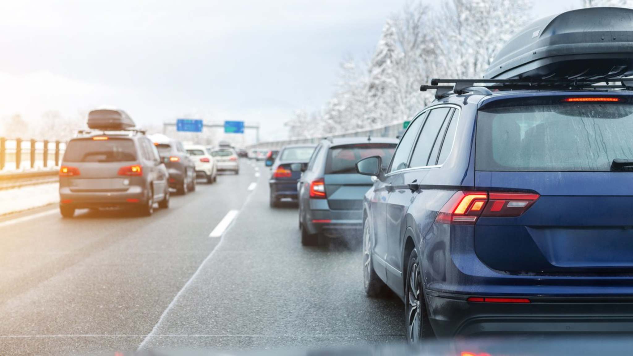 "Driving home for christmas" im Schneckentempo? Dieses Jahr dürfte es vor Weihnachten wieder kompliziert werden. © Gorloff-KV/Shutterstock.com