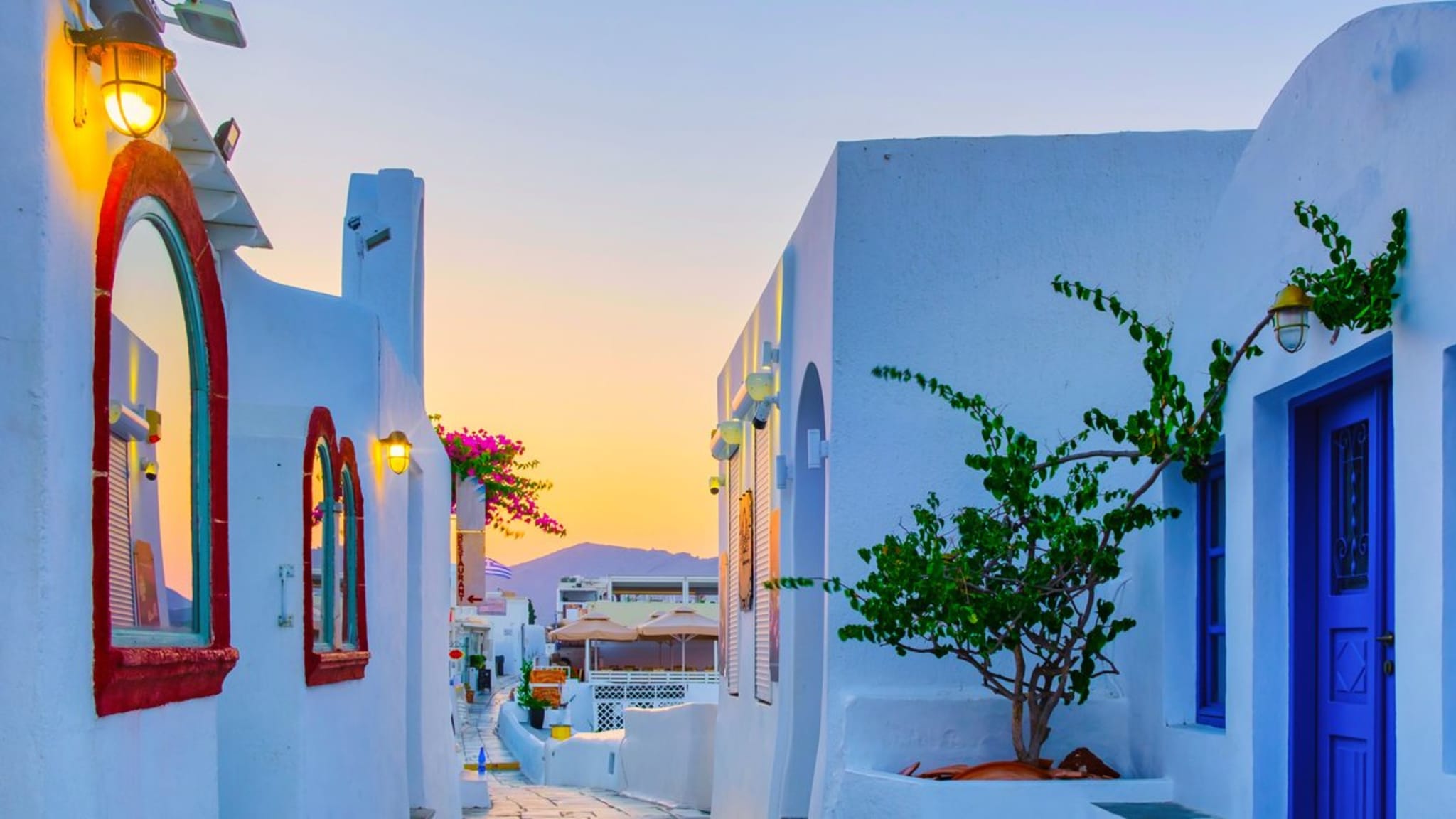 Auf Santorini erleben Reisende die schönsten Lichtstimmungen. © ddp/Fokke Baarssen